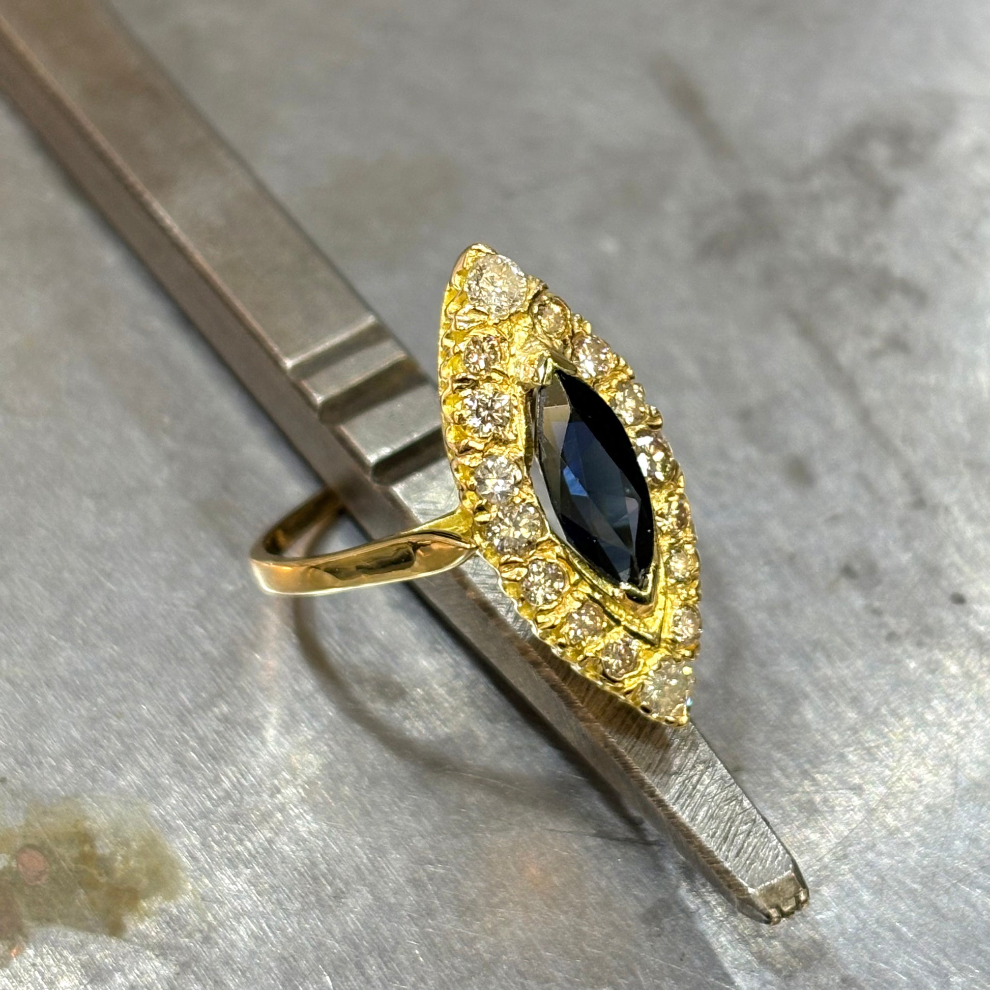 Bague Marquise 2 Ors Diamants I Bijoux Anciens I Noir Carat Bague Marquise 2 Ors Diamants I Bijoux Anciens I Noir Carat