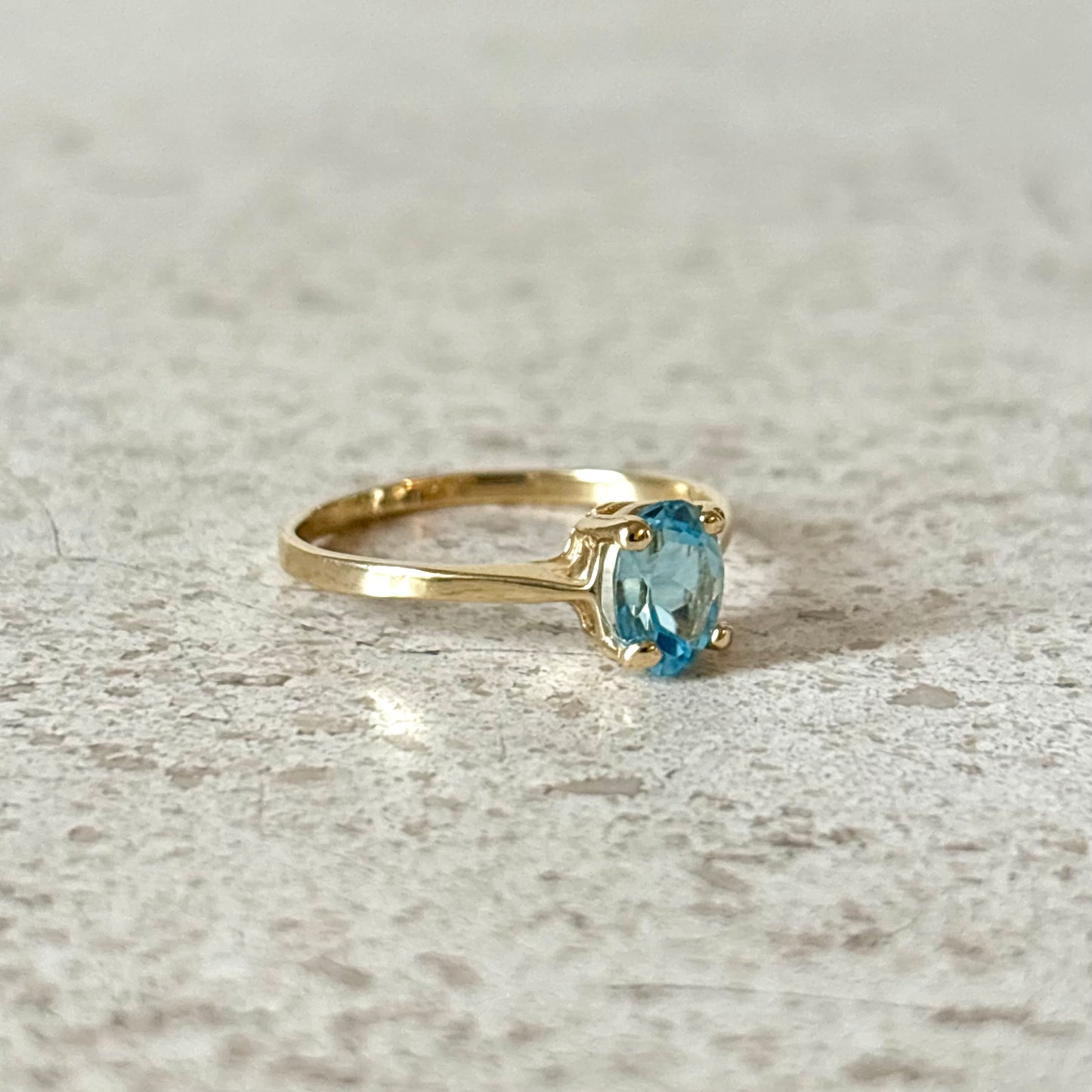 Bague - Or Jaune 750 & Topaze