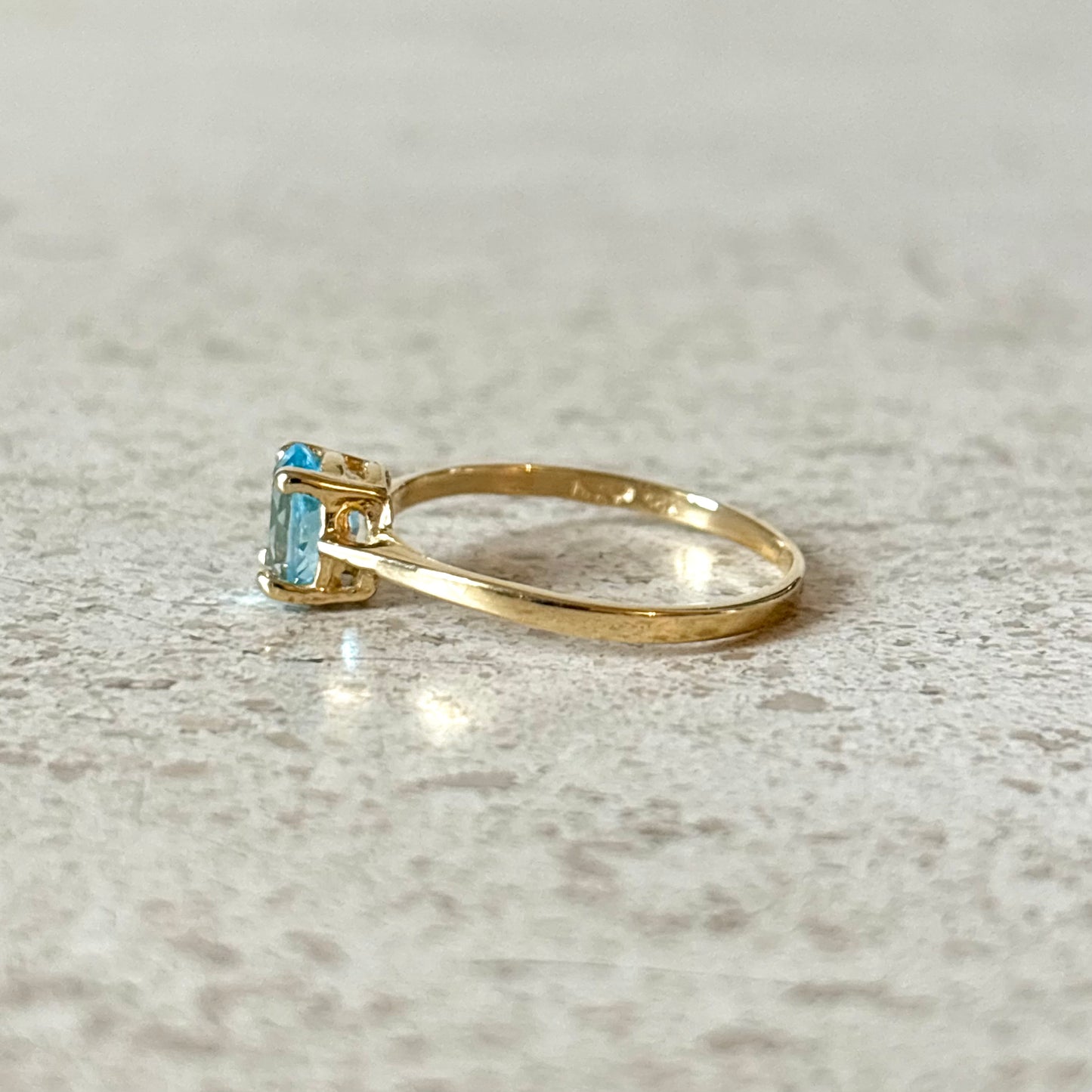 Bague - Or Jaune 750 & Topaze