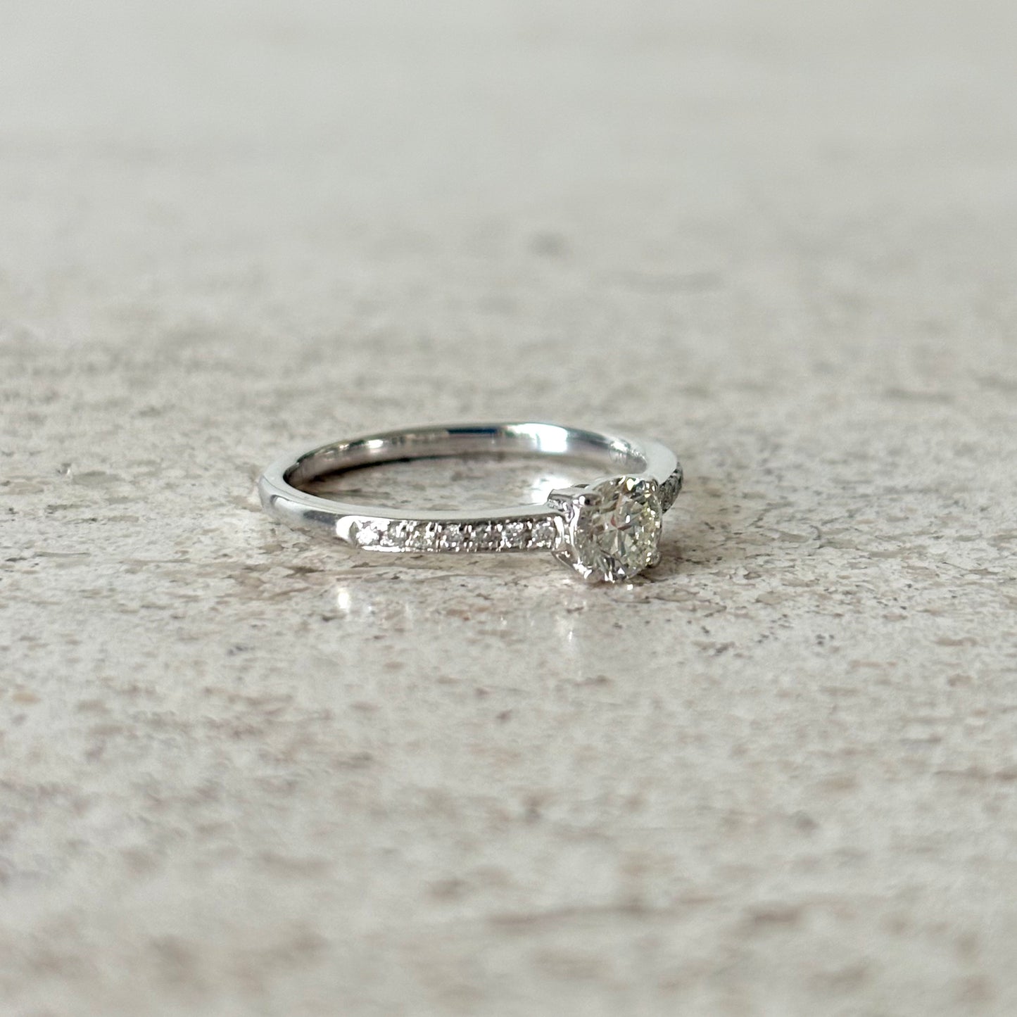 Bague Solitaire - Or Blanc 750 & Diamants