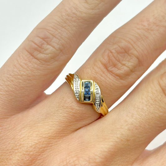 Vintage Art Deco Ring - 750 Yellow Gold Sapphires &amp; Diamonds