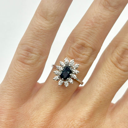 Marguerite Ring - 750 White Gold Sapphire &amp; Diamonds