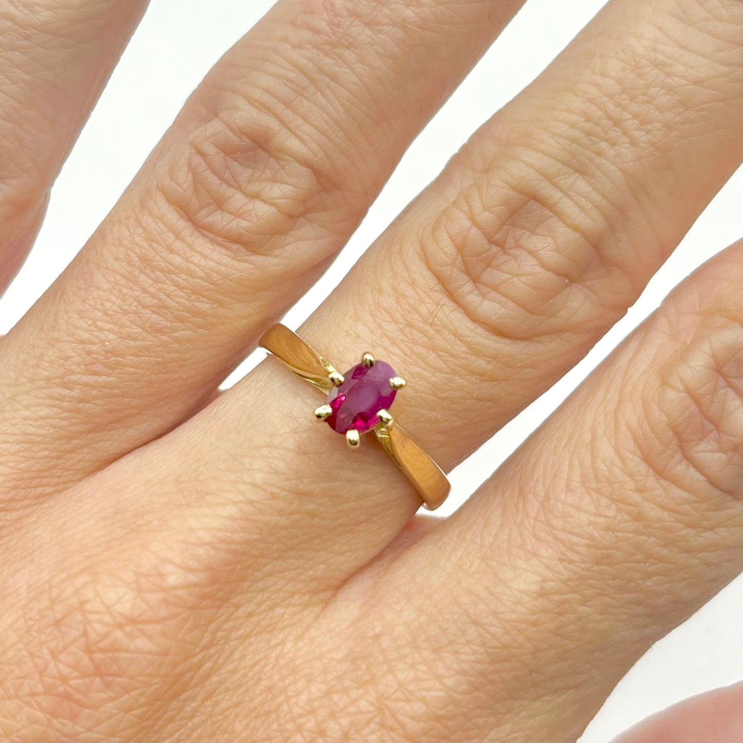 Ring - 750 Yellow Gold &amp; Ruby