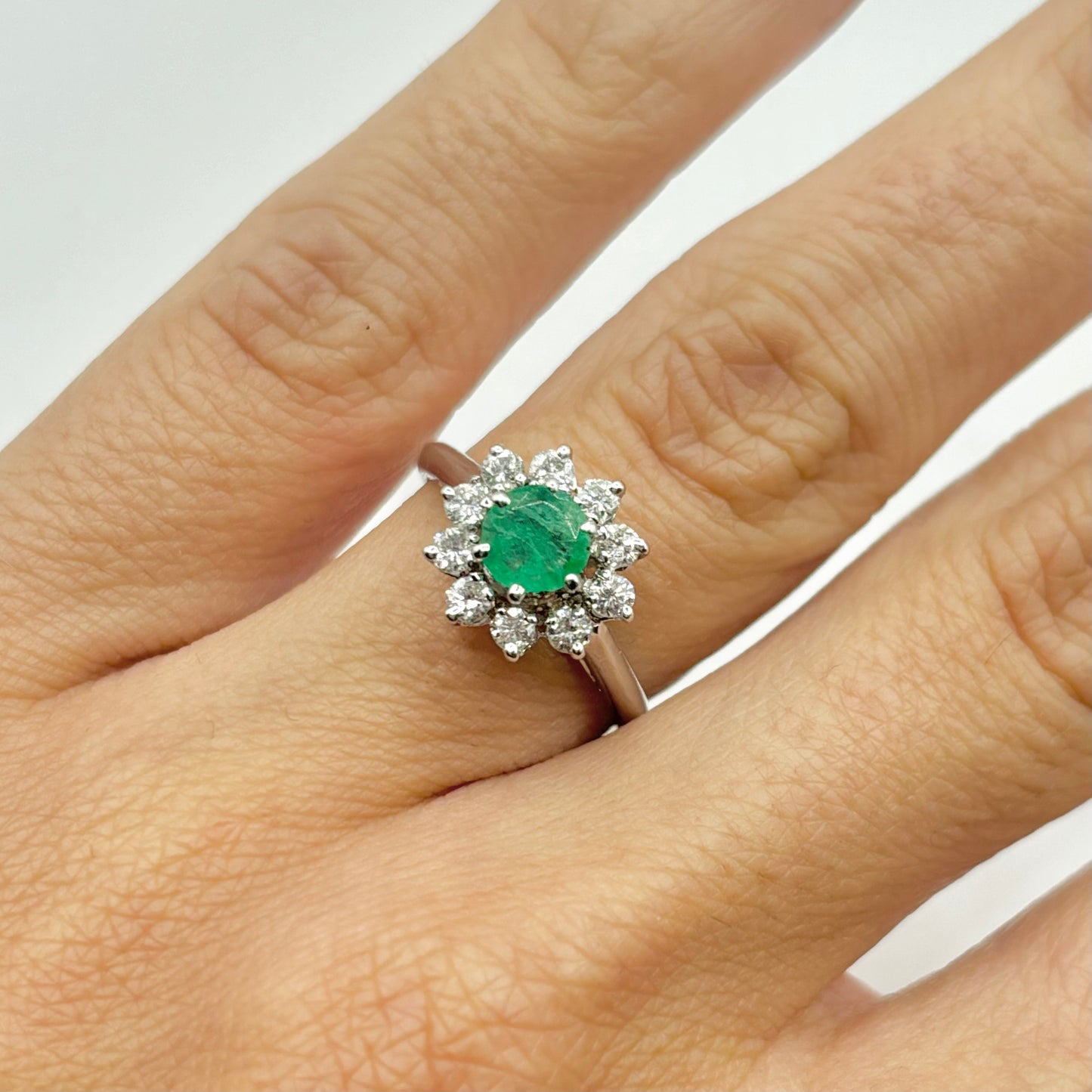 Marguerite Ring - White Gold Emerald &amp; Diamonds