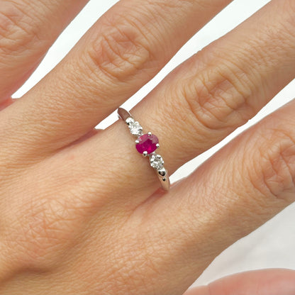 Ponyo Ring - 750 White Gold Ruby &amp; Diamonds