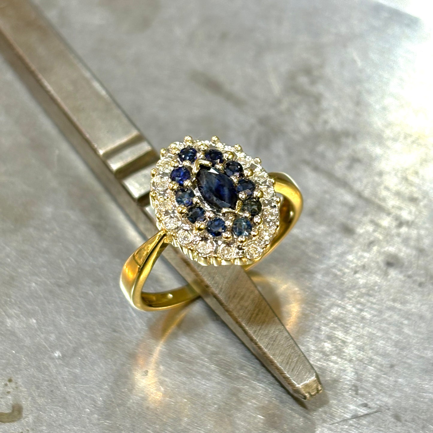 Bague Marquise - Or Jaune 750 Saphir & Diamants