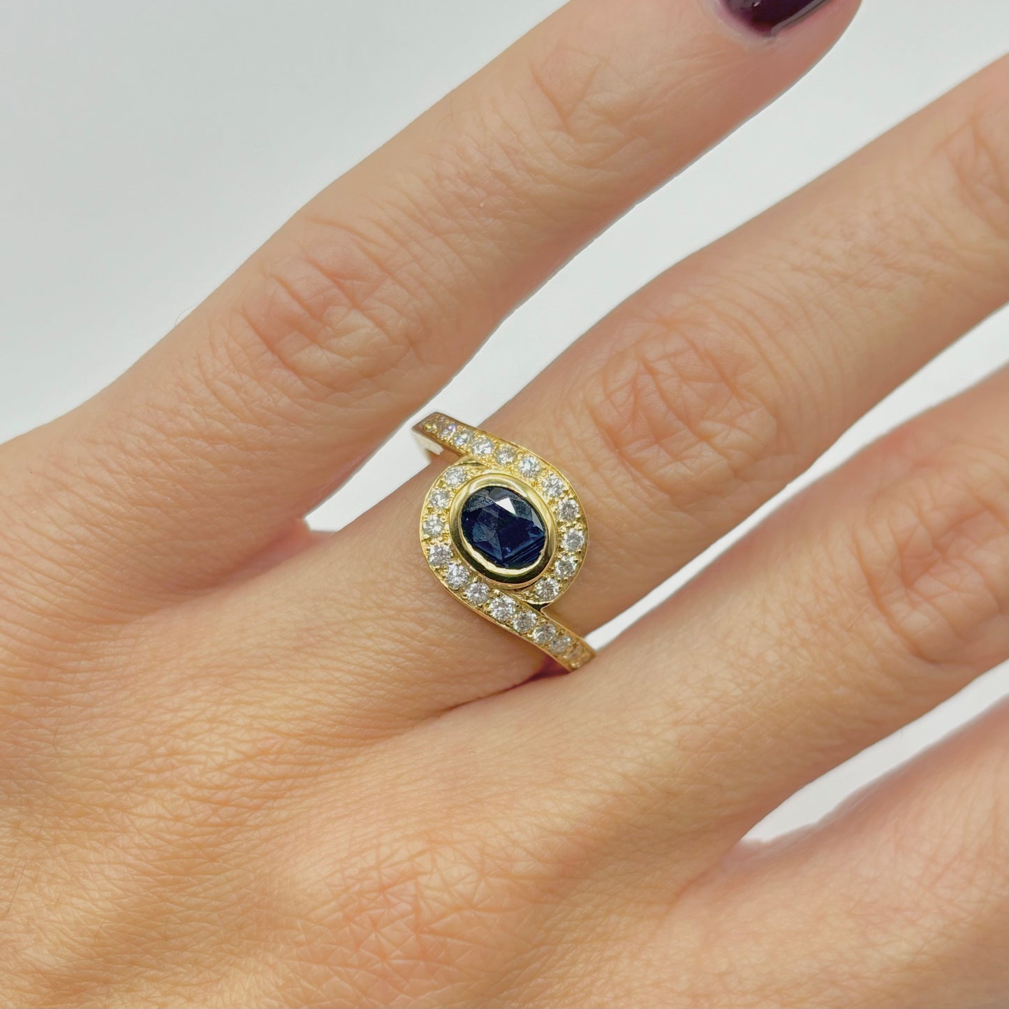 Bague - Or Jaune 750 Saphir & Diamants