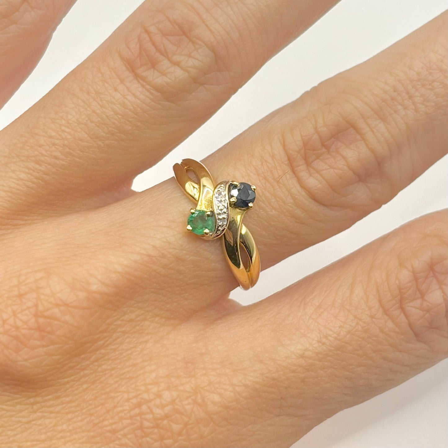 Toi et Moi Ring - 750 Yellow Gold Sapphire/Emerald &amp; Diamonds