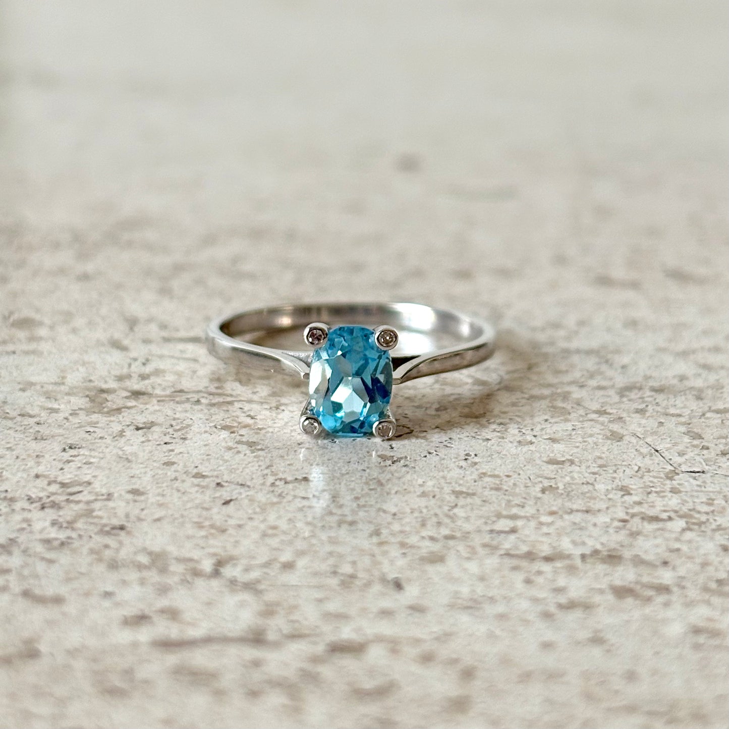 Bague - Or Blanc 750 Diamants & Aigue-Marine