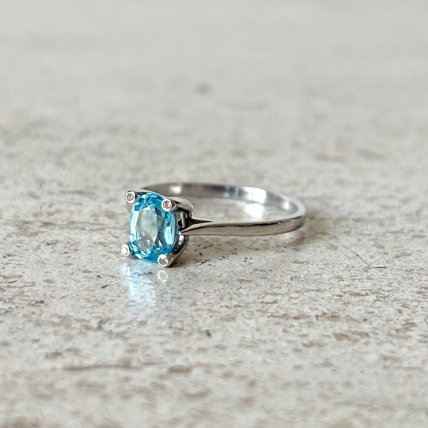 Bague - Or Blanc 750 Diamants & Aigue-Marine