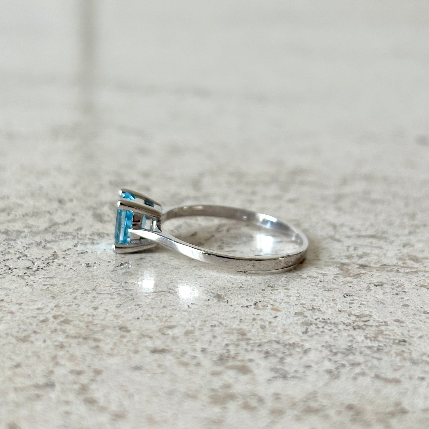 Bague - Or Blanc 750 Diamants & Aigue-Marine