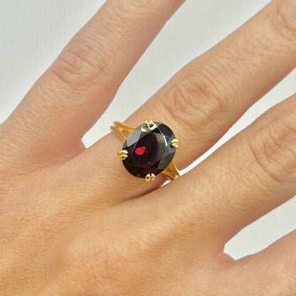 Ring - 750 Yellow Gold &amp; Garnet