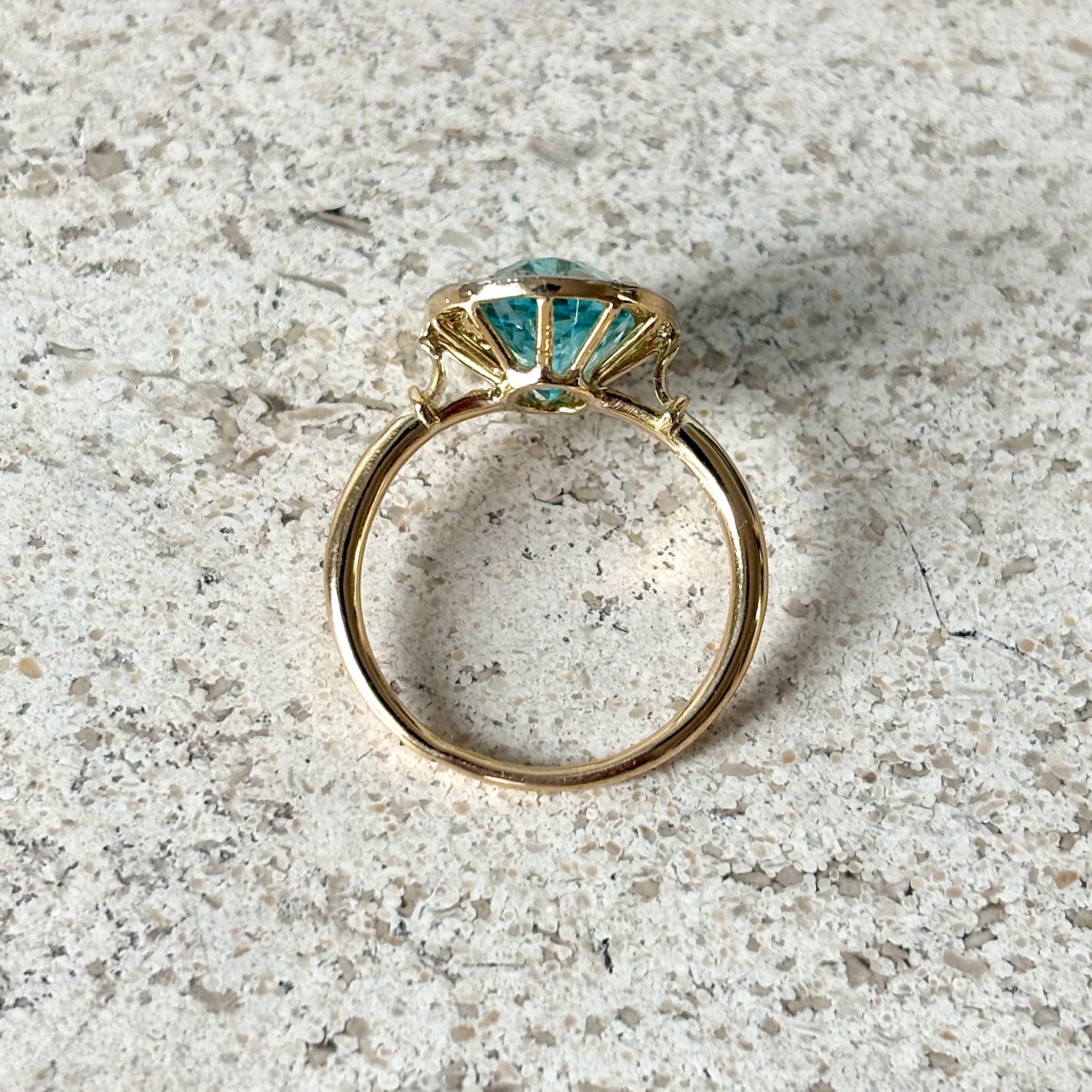 Bague Entourage Vintage - Or Jaune Diamants & Topaze de Synthèse