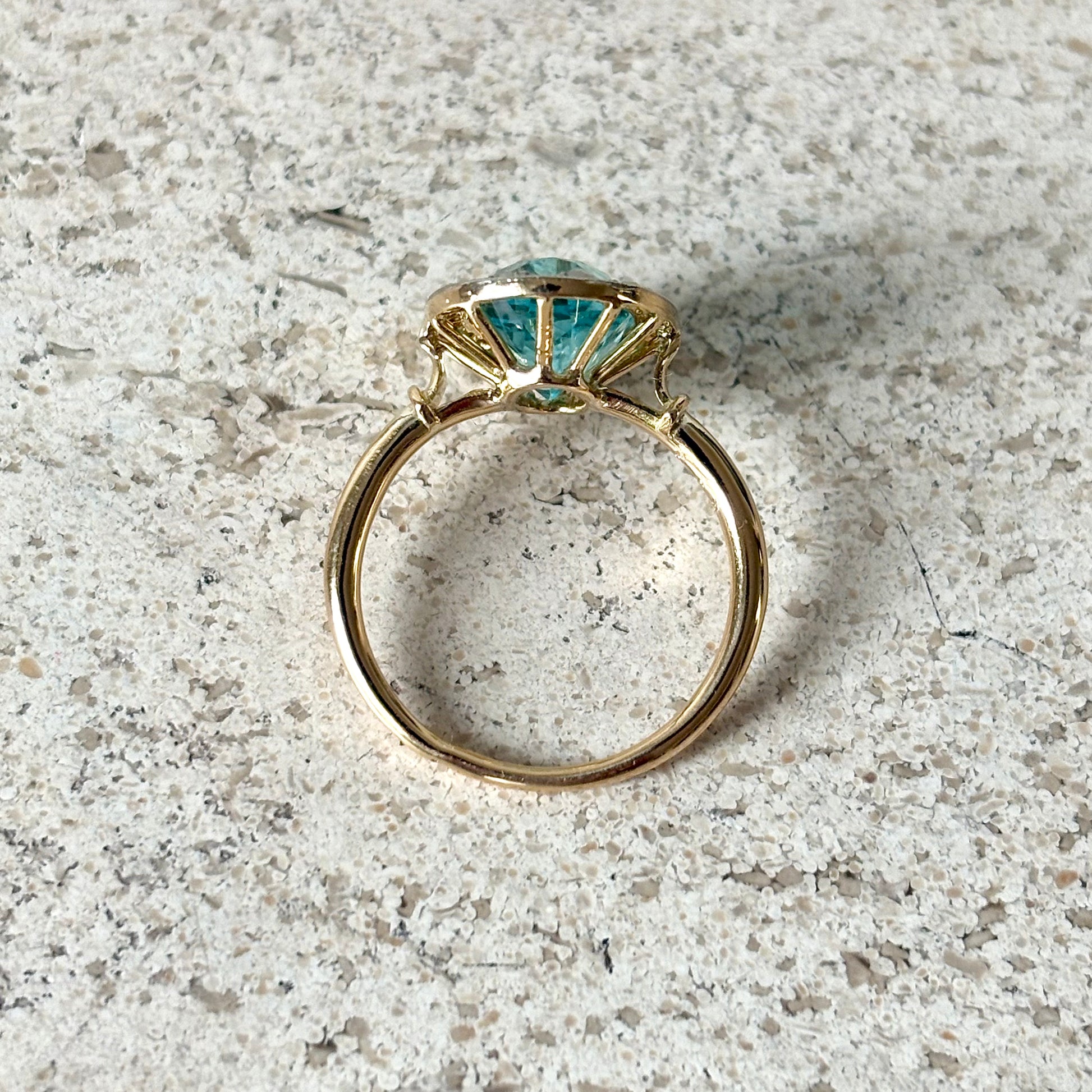 Bague Entourage Vintage - Or Jaune Diamants & Topaze de Synthèse