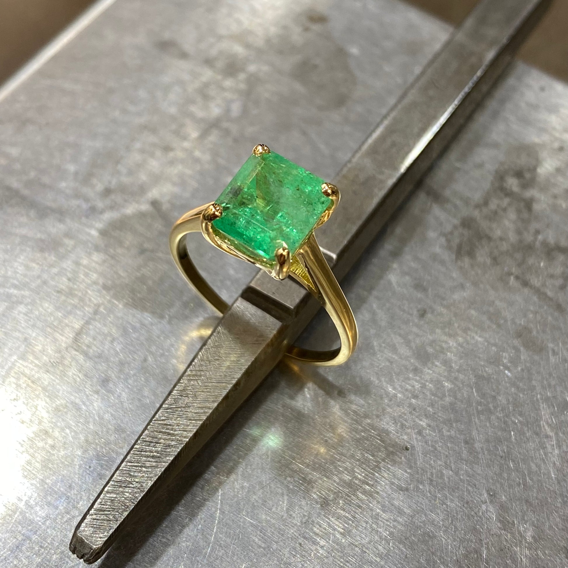 Ring 750 Yellow Gold Emerald 46