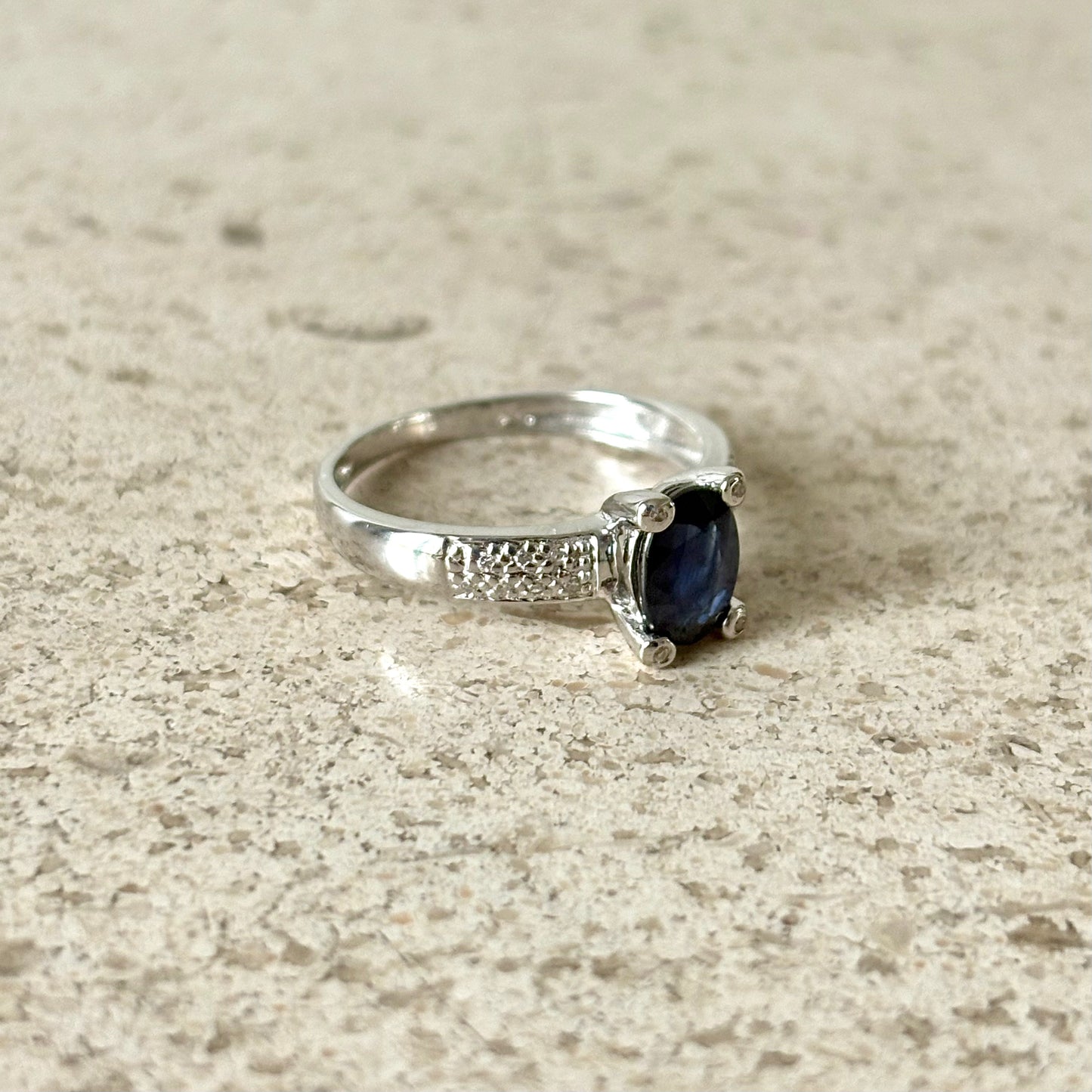 Bague Solitaire - Or Blanc 750 Saphir & Diamants