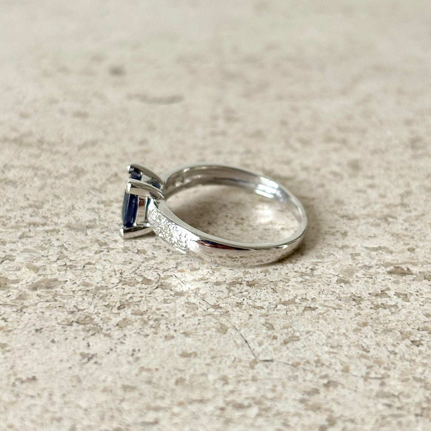 Bague Solitaire - Or Blanc 750 Saphir & Diamants