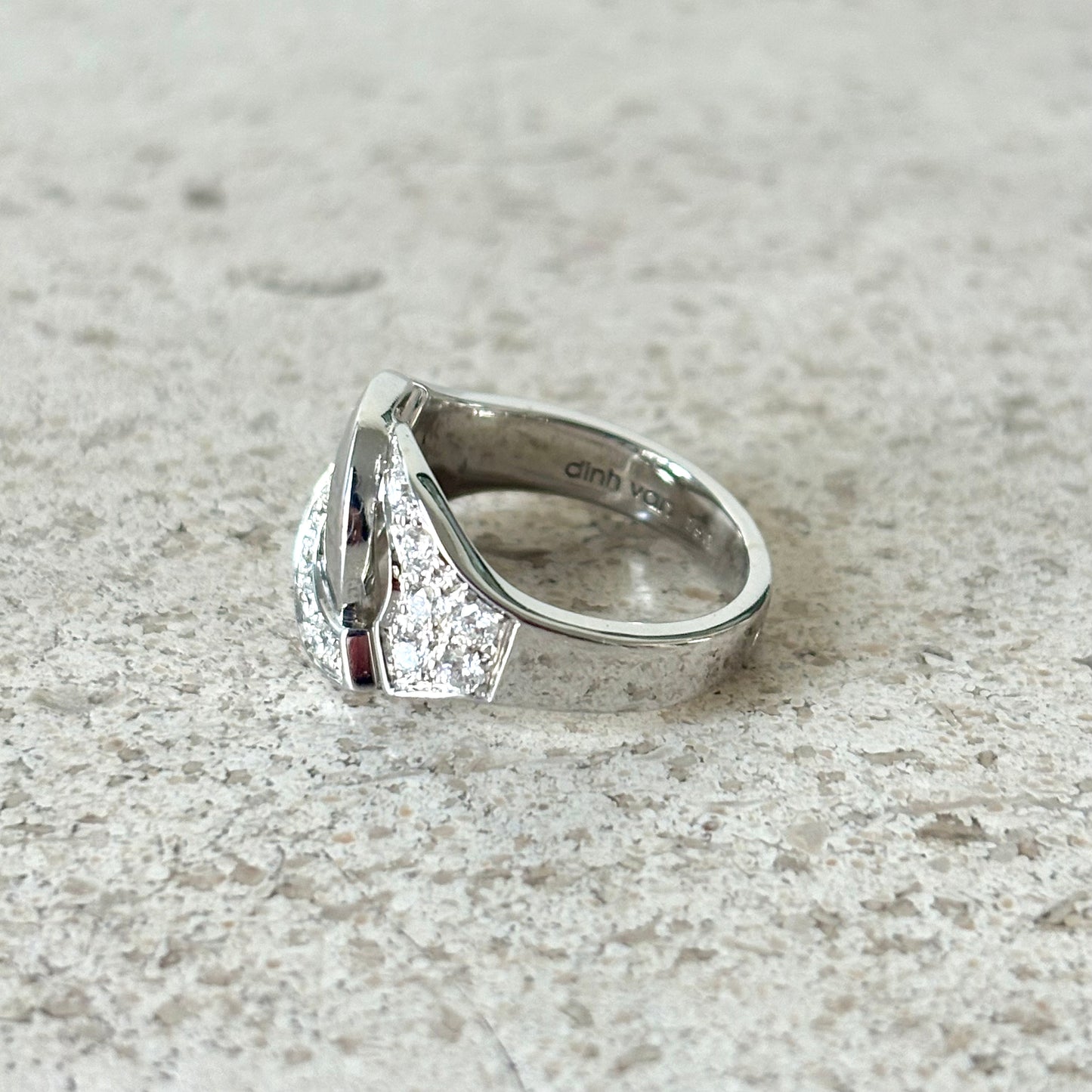 Bague Dinh Van Menottes - Or Blanc 750 & Diamants