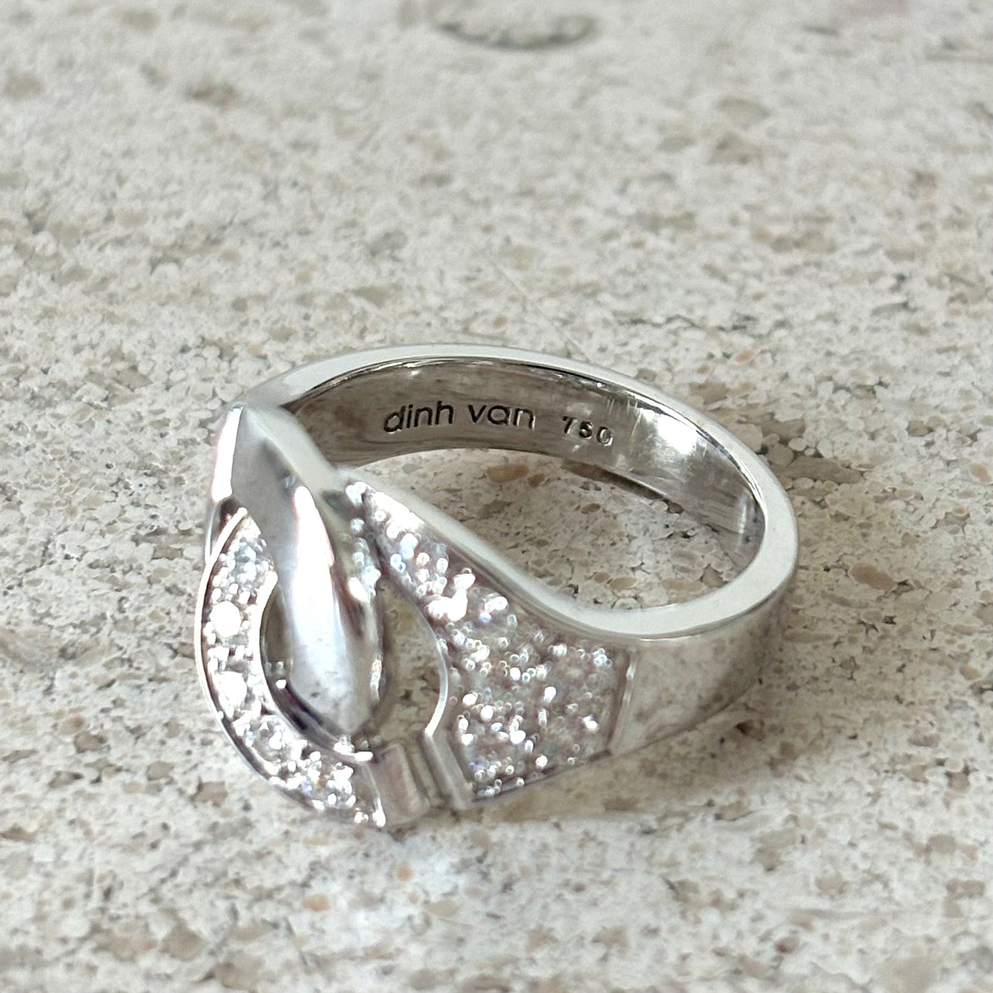 Bague Dinh Van Menottes - Or Blanc 750 & Diamants