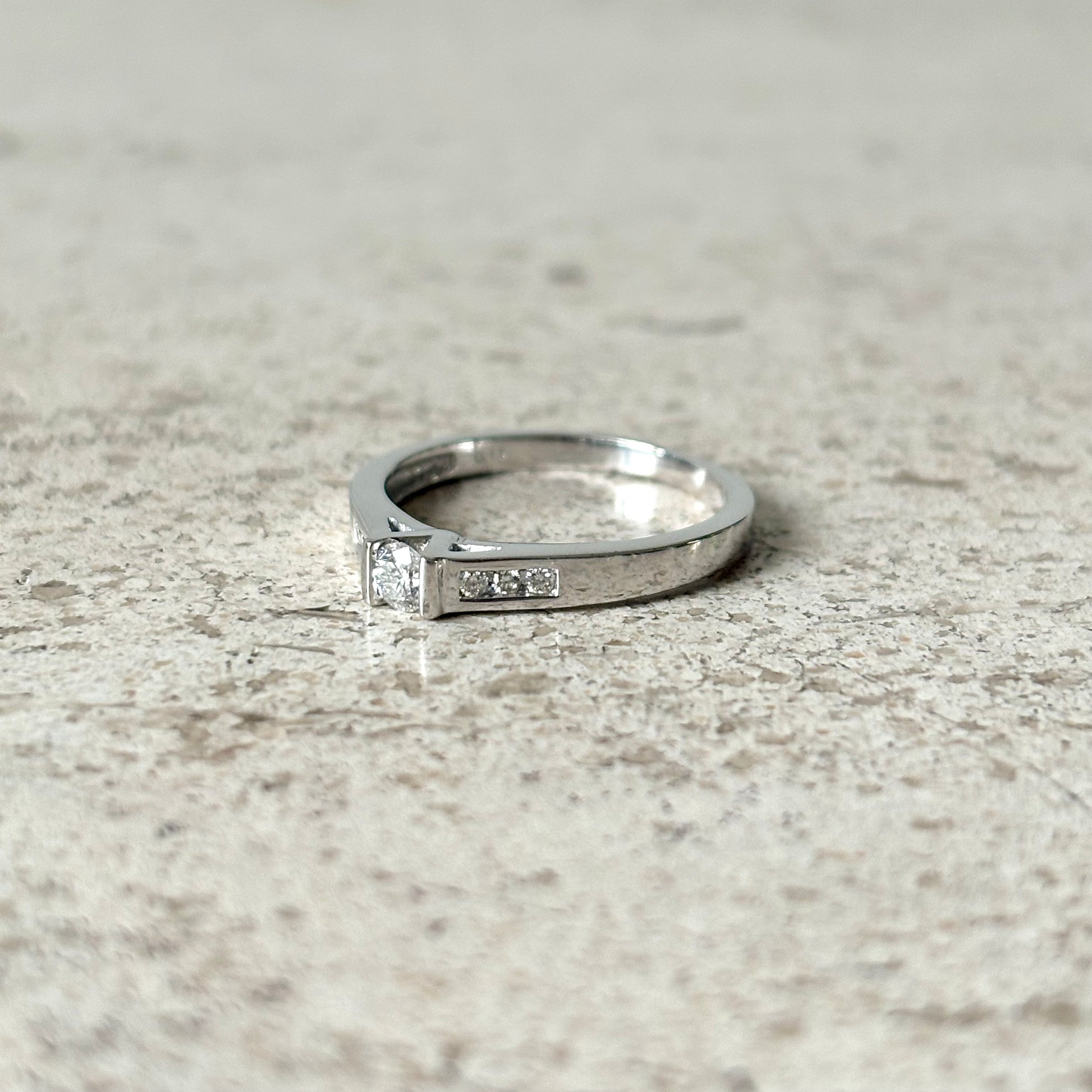 Bague Solitaire - Or Blanc 750 & Diamants
