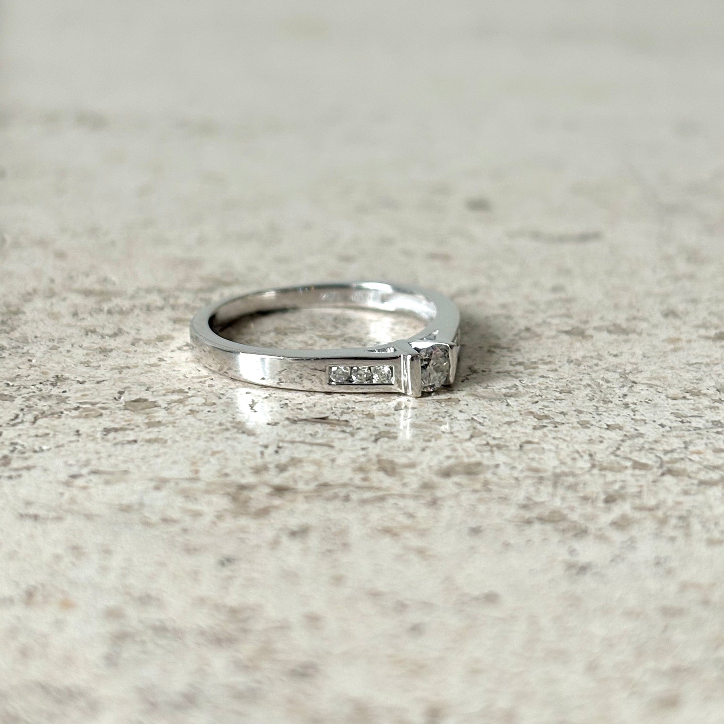 Bague Solitaire - Or Blanc 750 & Diamants
