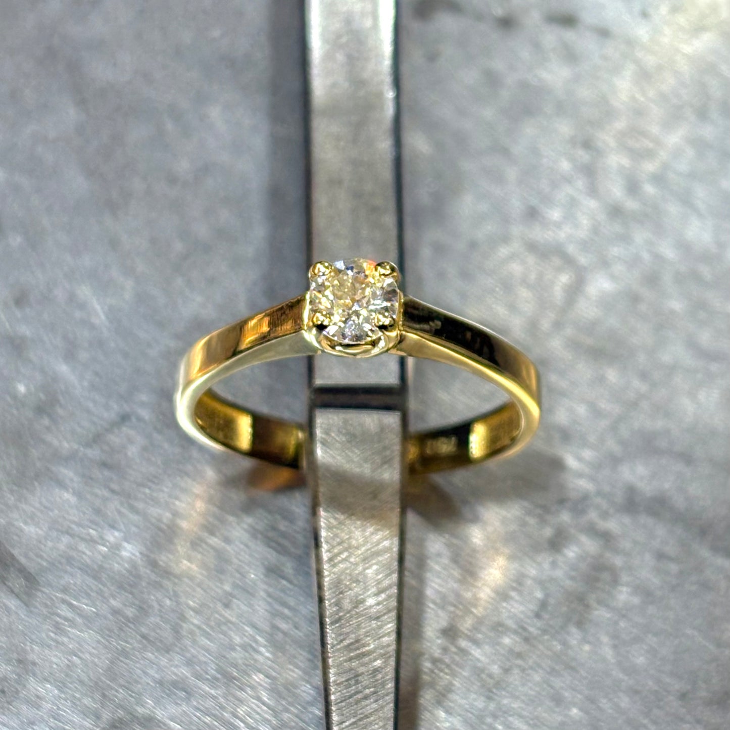 Bague Solitaire - Or Jaune 750 & Diamant