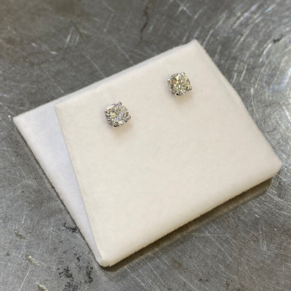 Boucles D'oreilles Puces Solitaire - Or Blanc 750 & Diamants