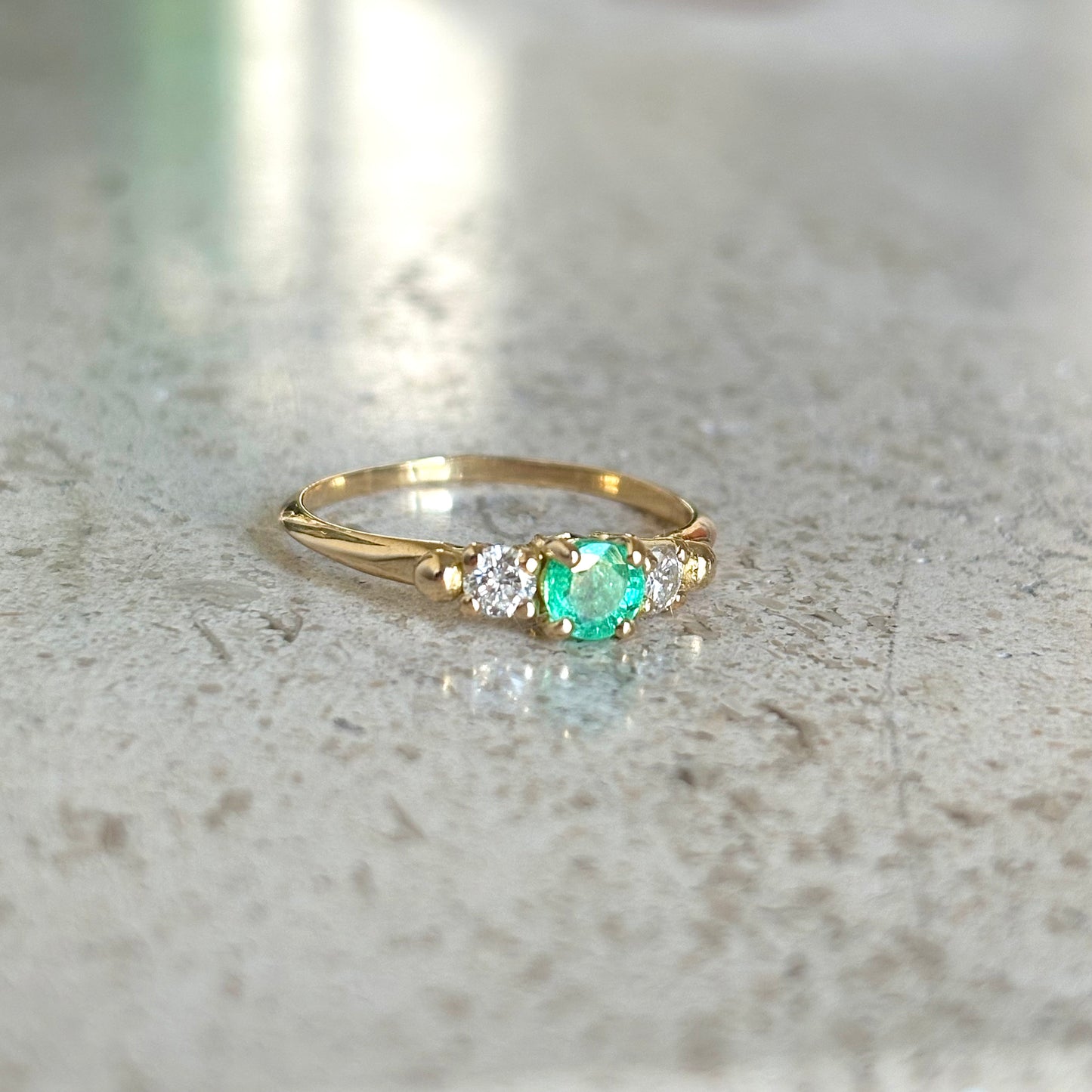 Bague Ponyo - Or Jaune 750 Émeraude & Diamants