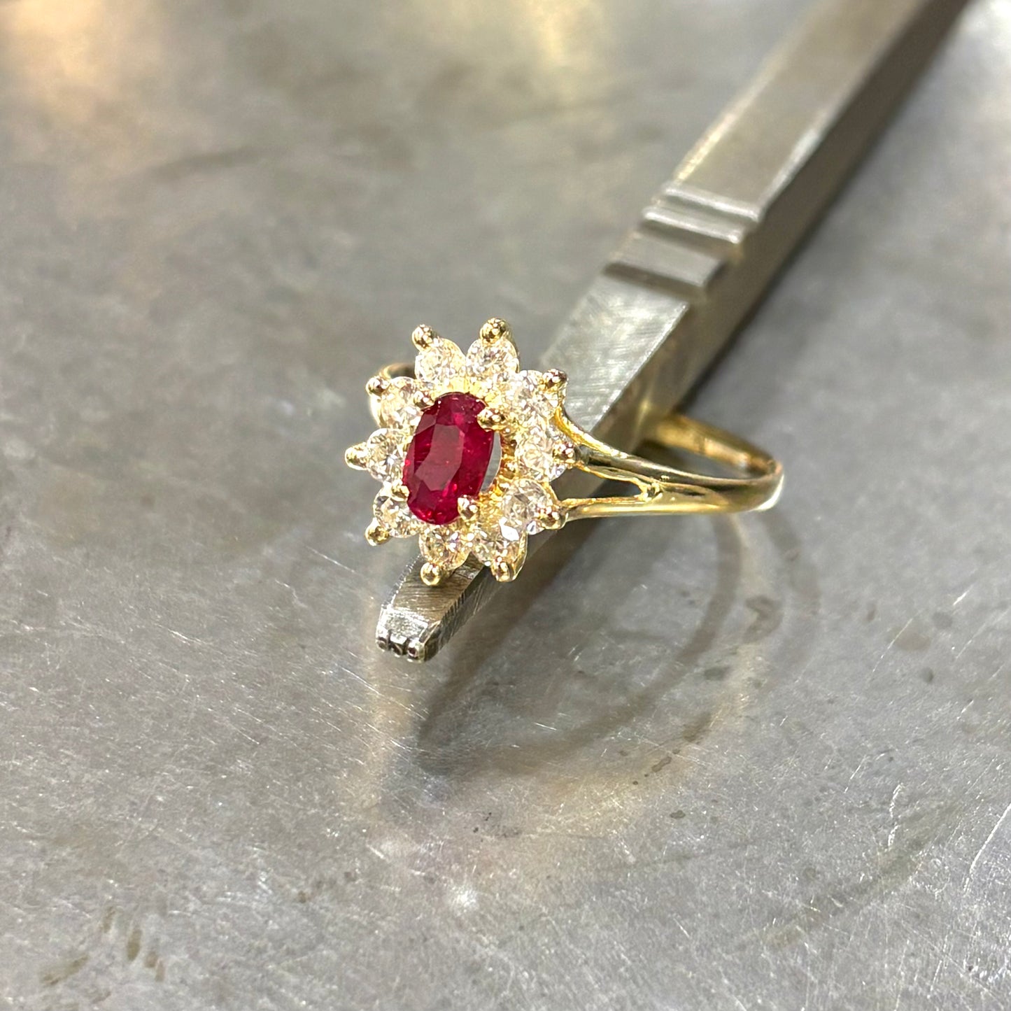 Bague Marguerite - Or Jaune 750 Rubis & Diamants