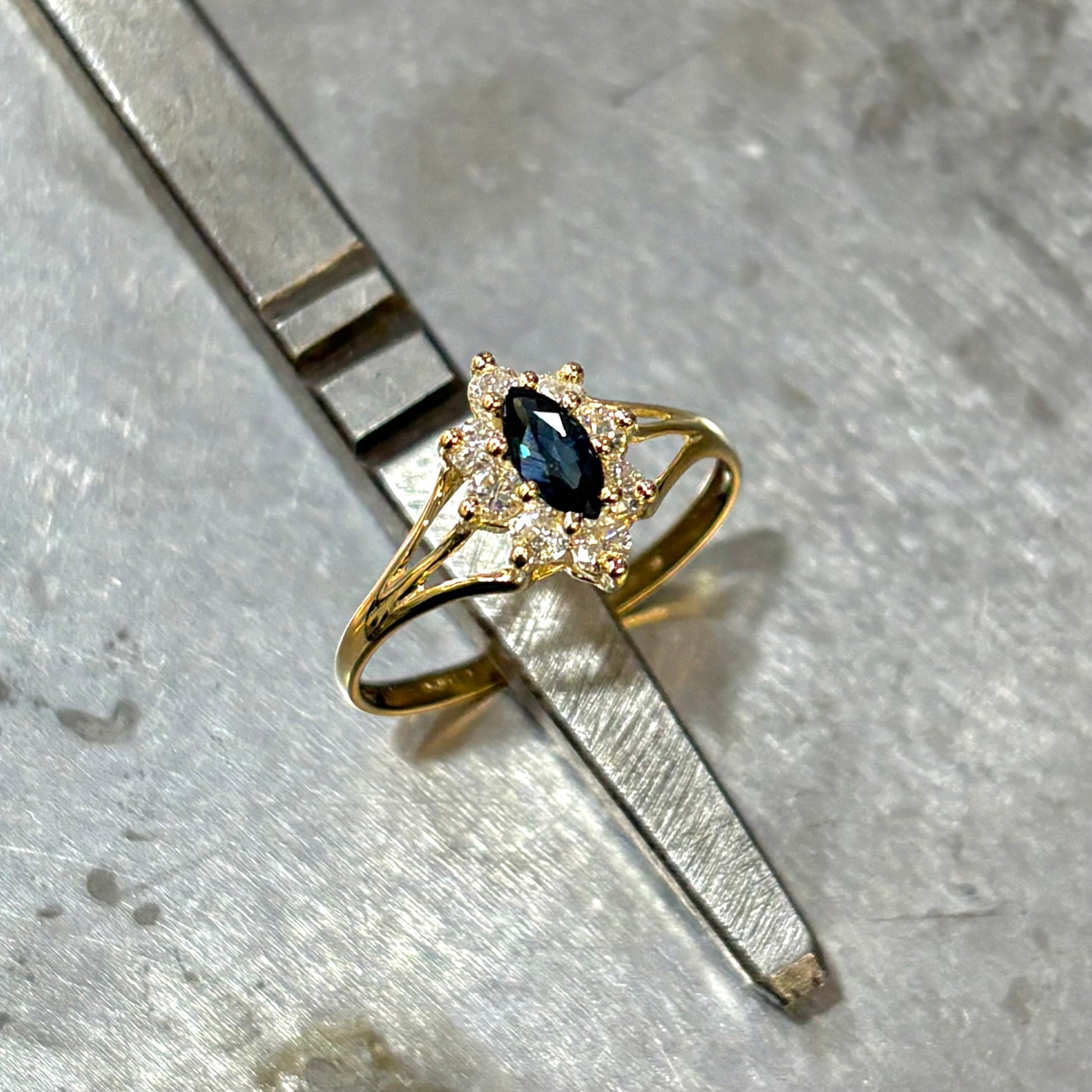 Bague Marguerite Marquise Or Jaune 750 Saphir Diamants – Fremont