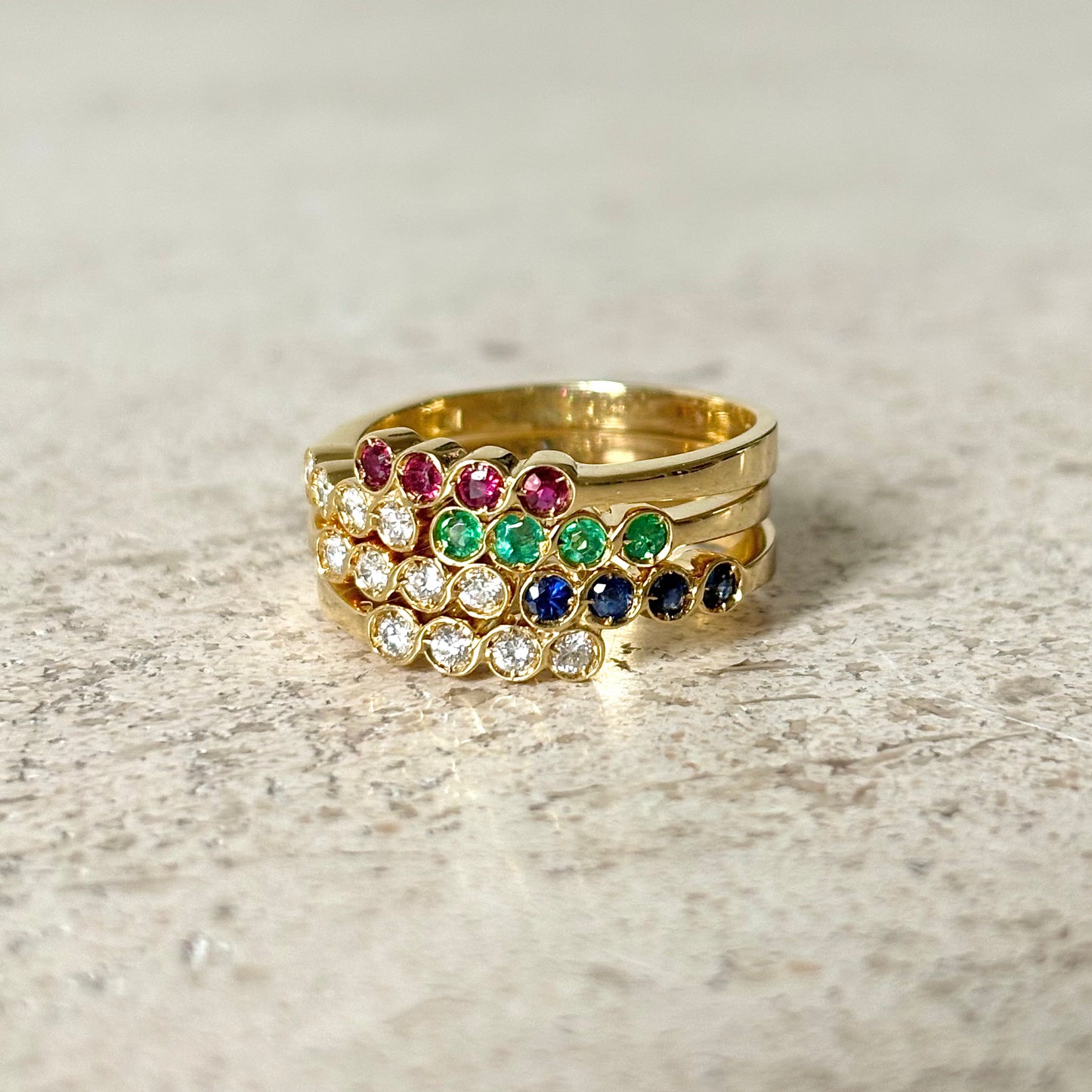 Bague Assemblage - Or Jaune 750 Diamants, Rubis, Saphirs & Émeraudes