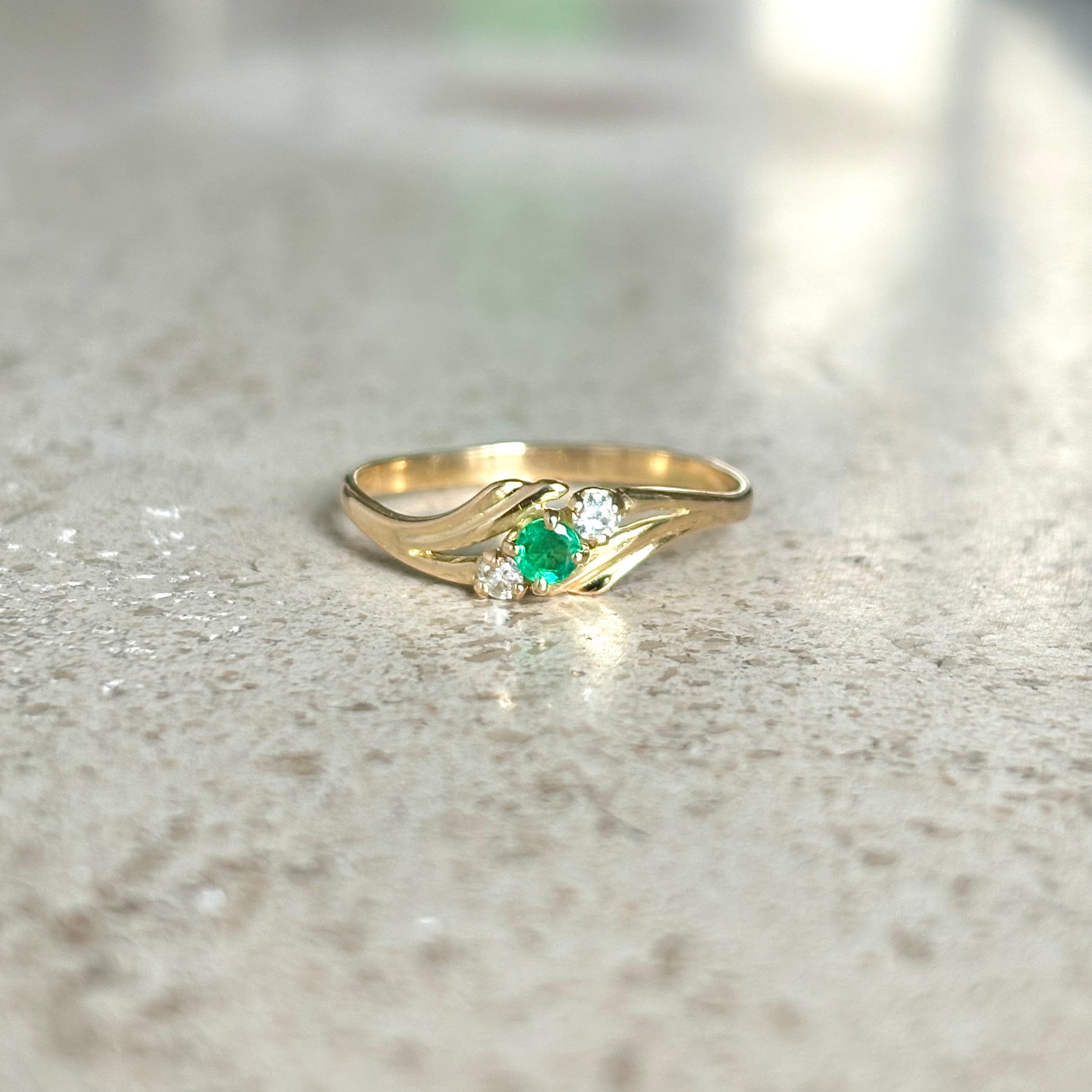 Bague Trilogie - Or Jaune 750 Émeraude & Diamants