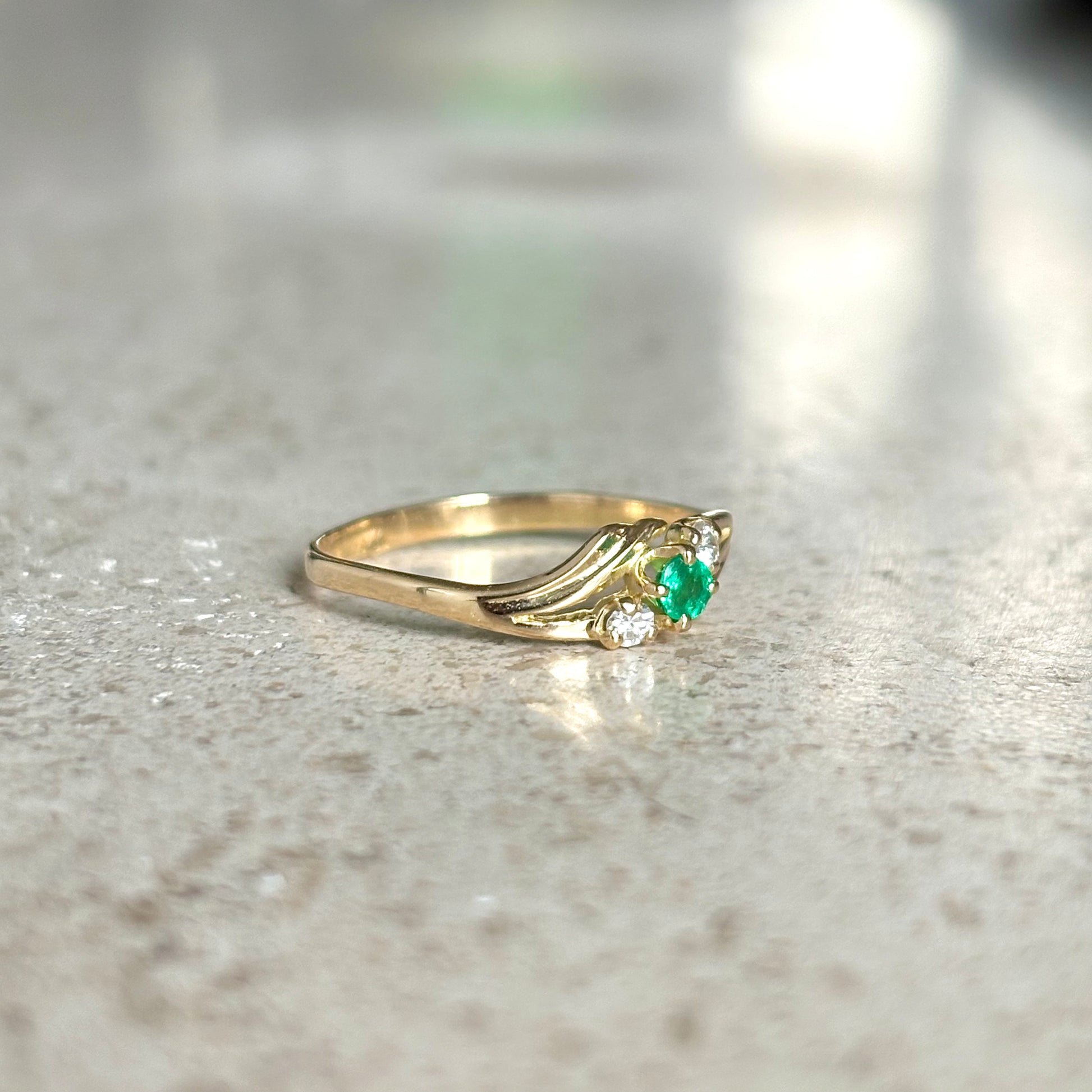 Bague Trilogie - Or Jaune 750 Émeraude & Diamants