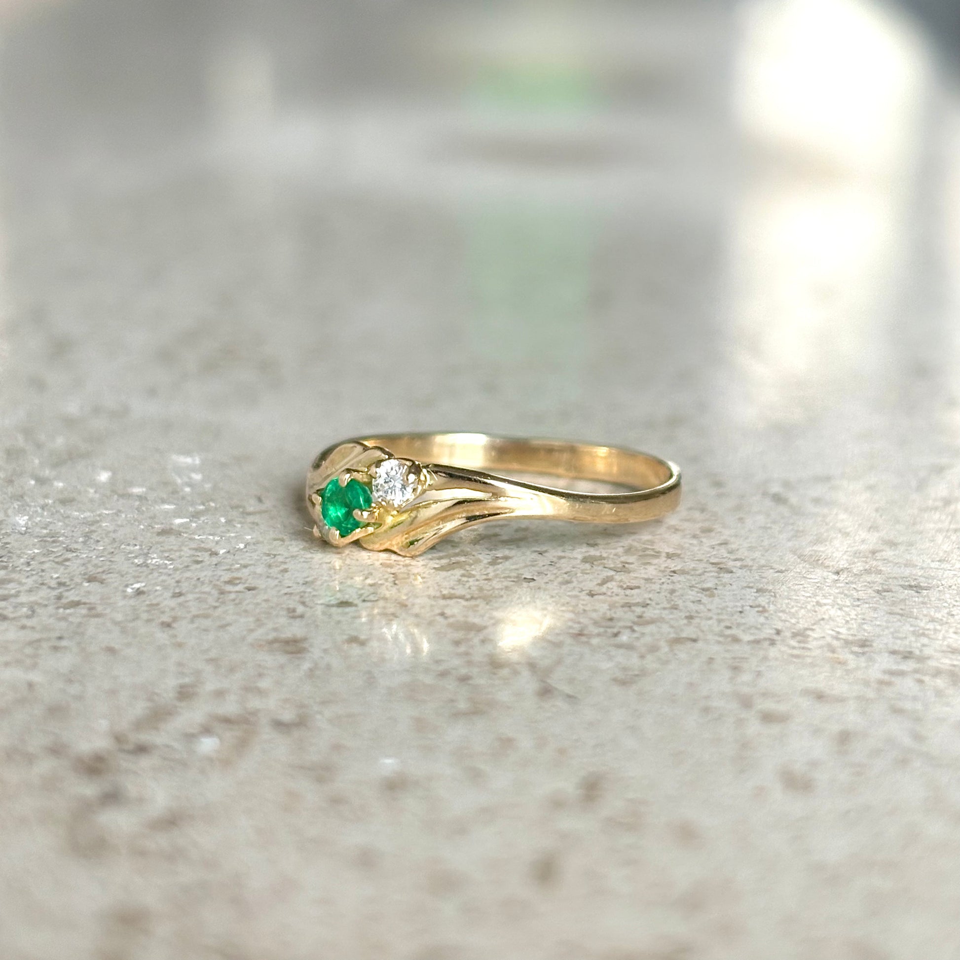 Bague Trilogie - Or Jaune 750 Émeraude & Diamants