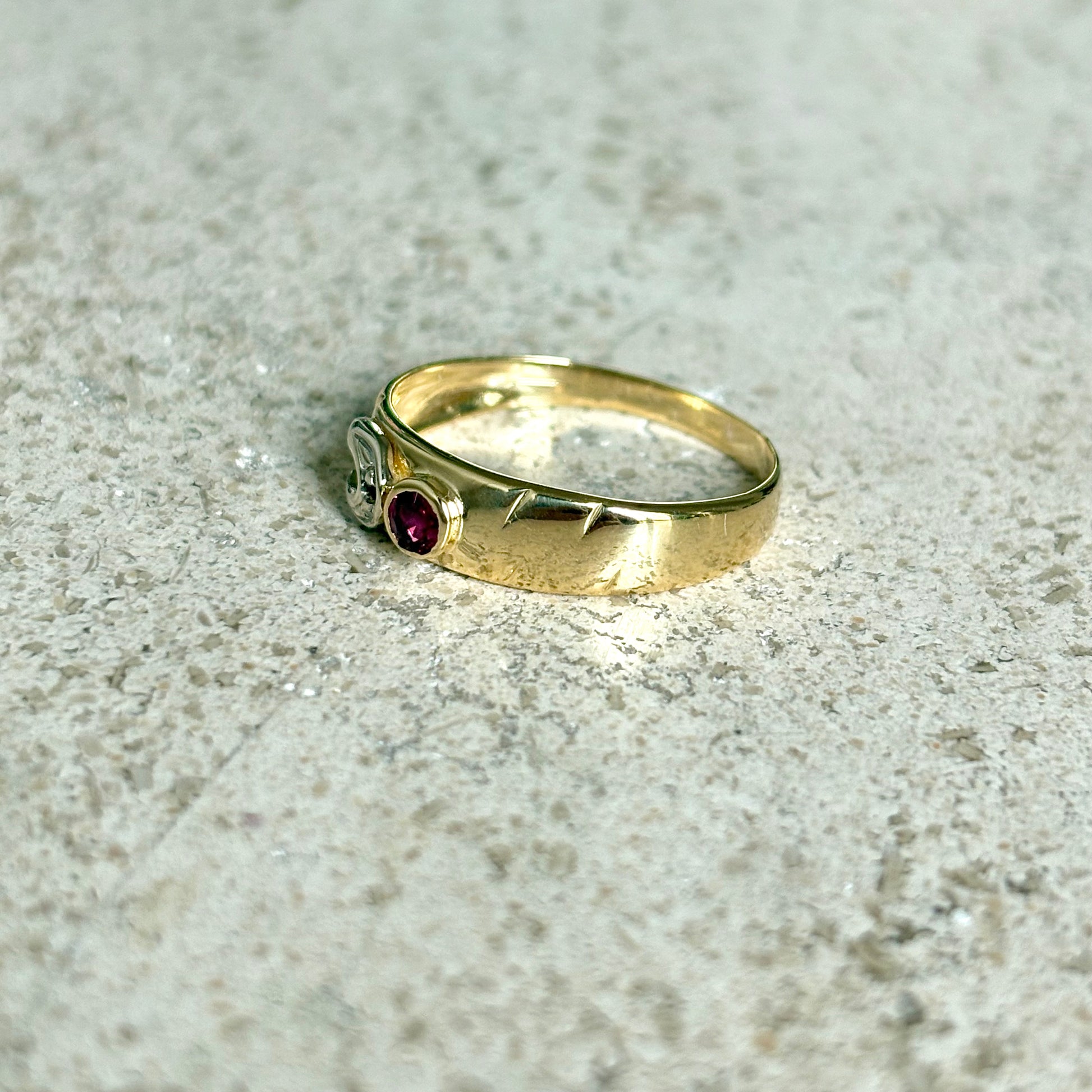 Bague Fer à Cheval - Or Jaune 750 & Rubis