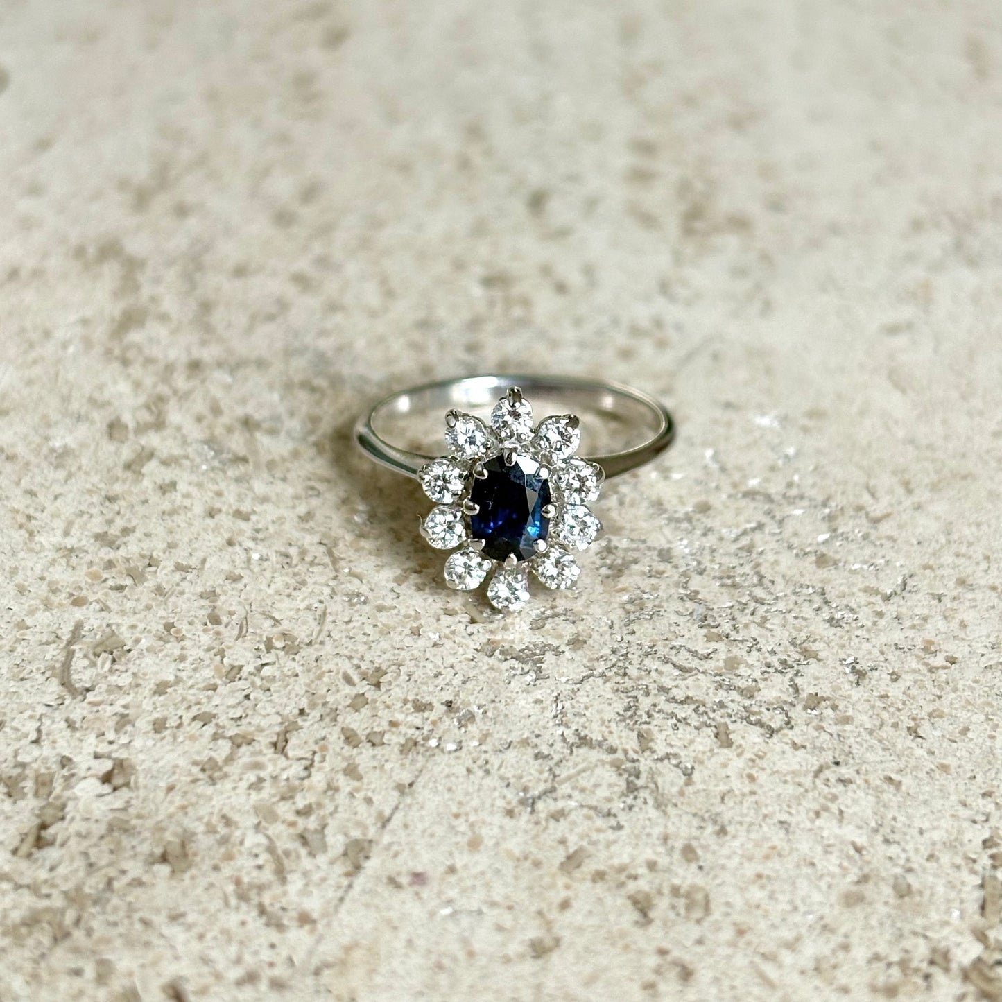 Bague Marguerite - Or Blanc 750 Saphir & Diamants