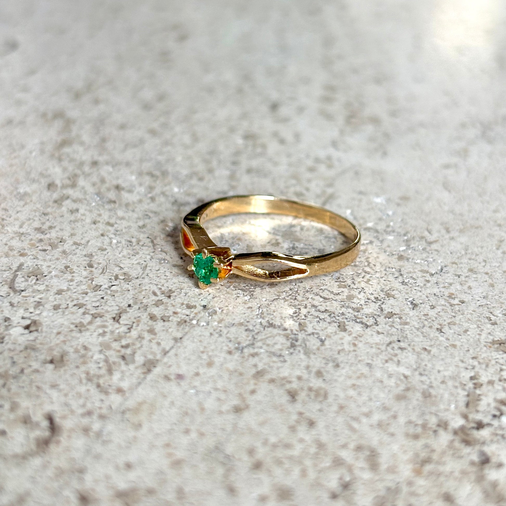 Bague Vintage - Or Jaune 750 & Émeraude