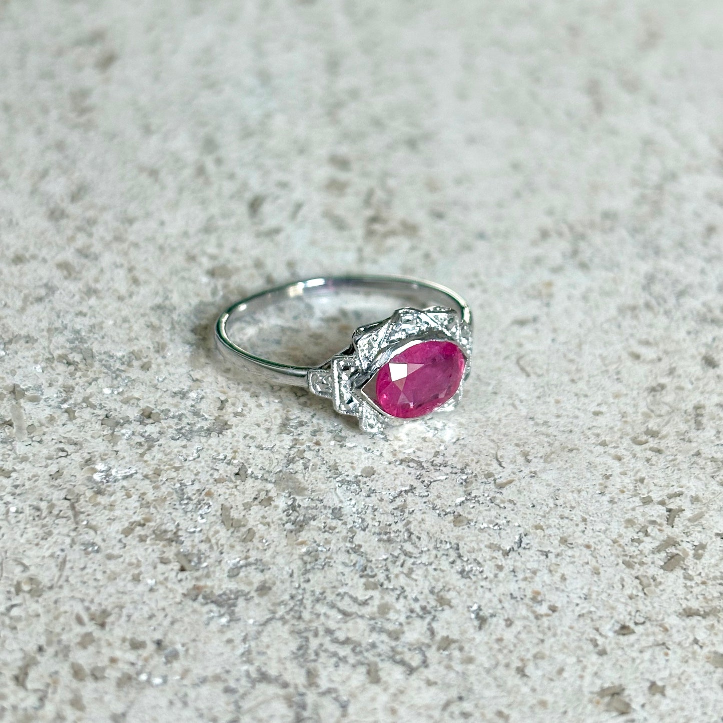 Bague Vintage Art Déco - Or Blanc 750 Rubis & Diamants