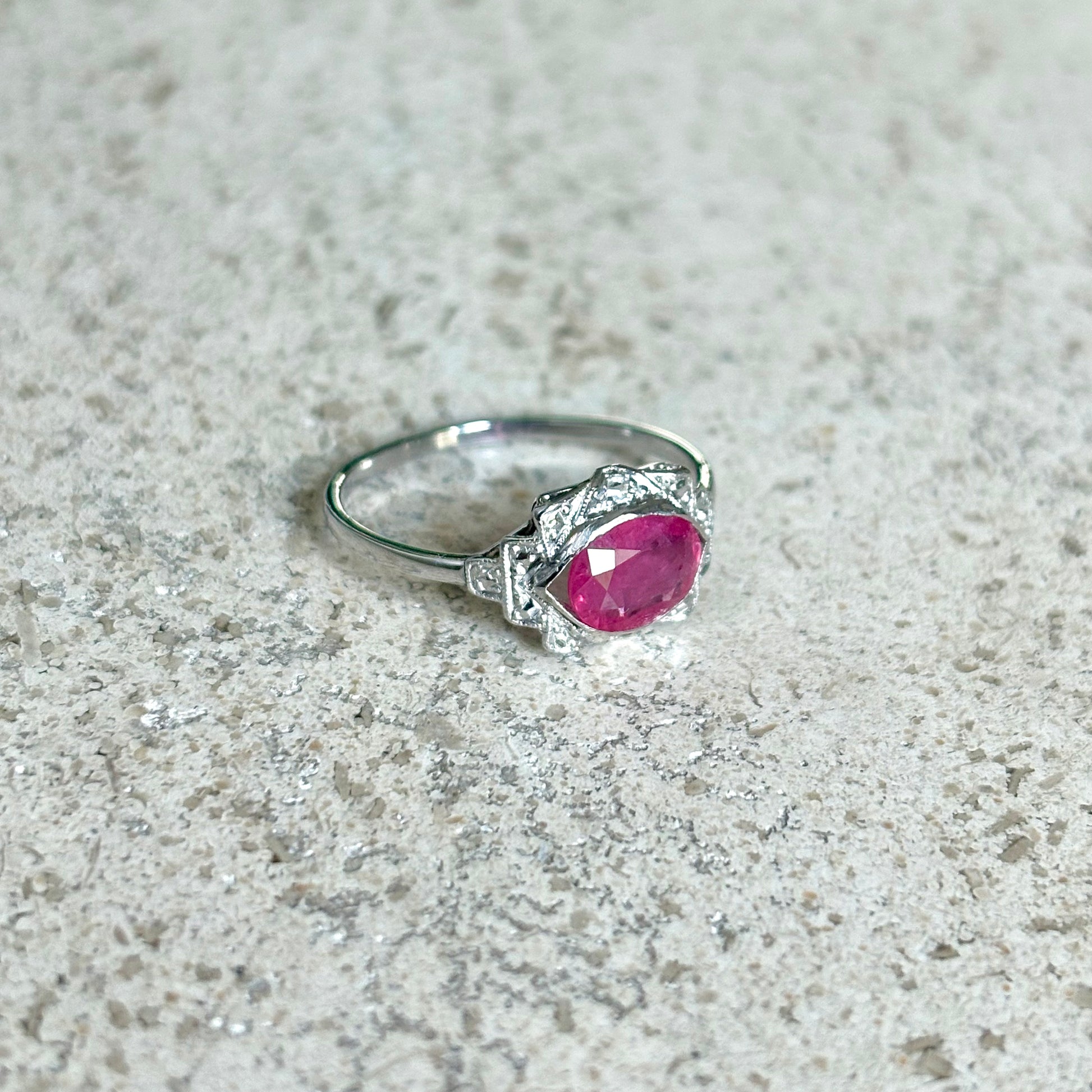 Bague Vintage Art Déco - Or Blanc 750 Rubis & Diamants