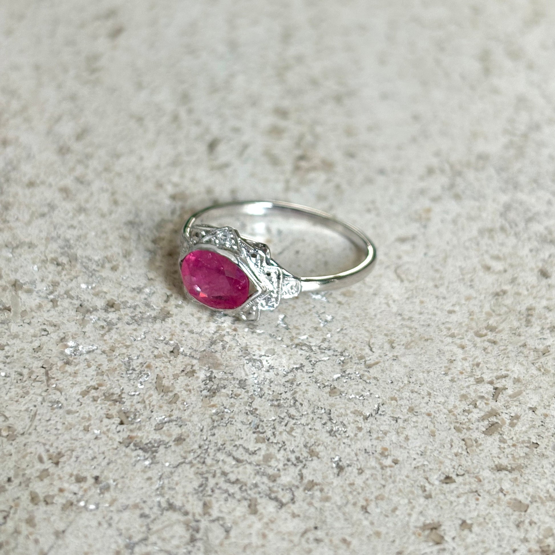 Bague Vintage Art Déco - Or Blanc 750 Rubis & Diamants