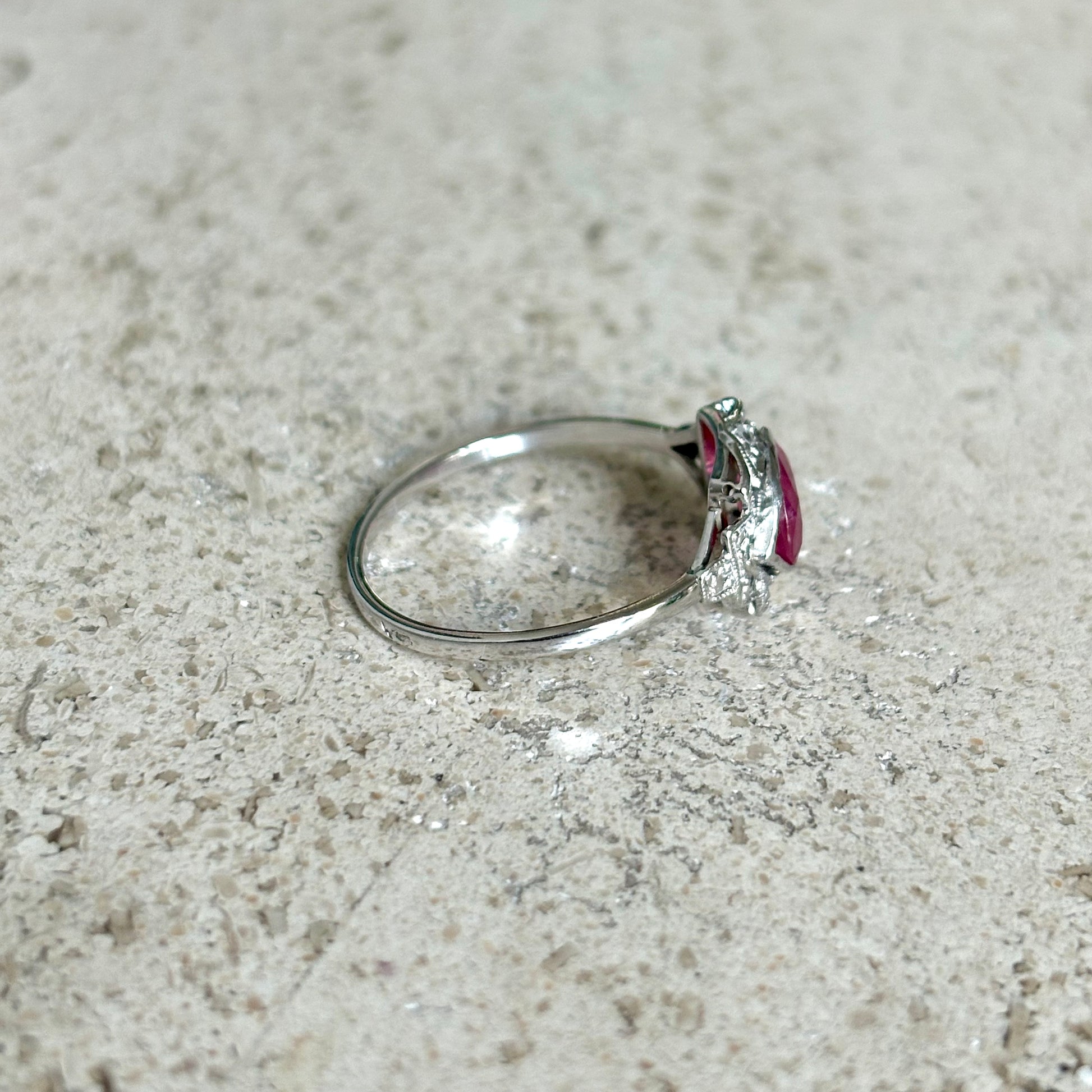 Bague Vintage Art Déco - Or Blanc 750 Rubis & Diamants