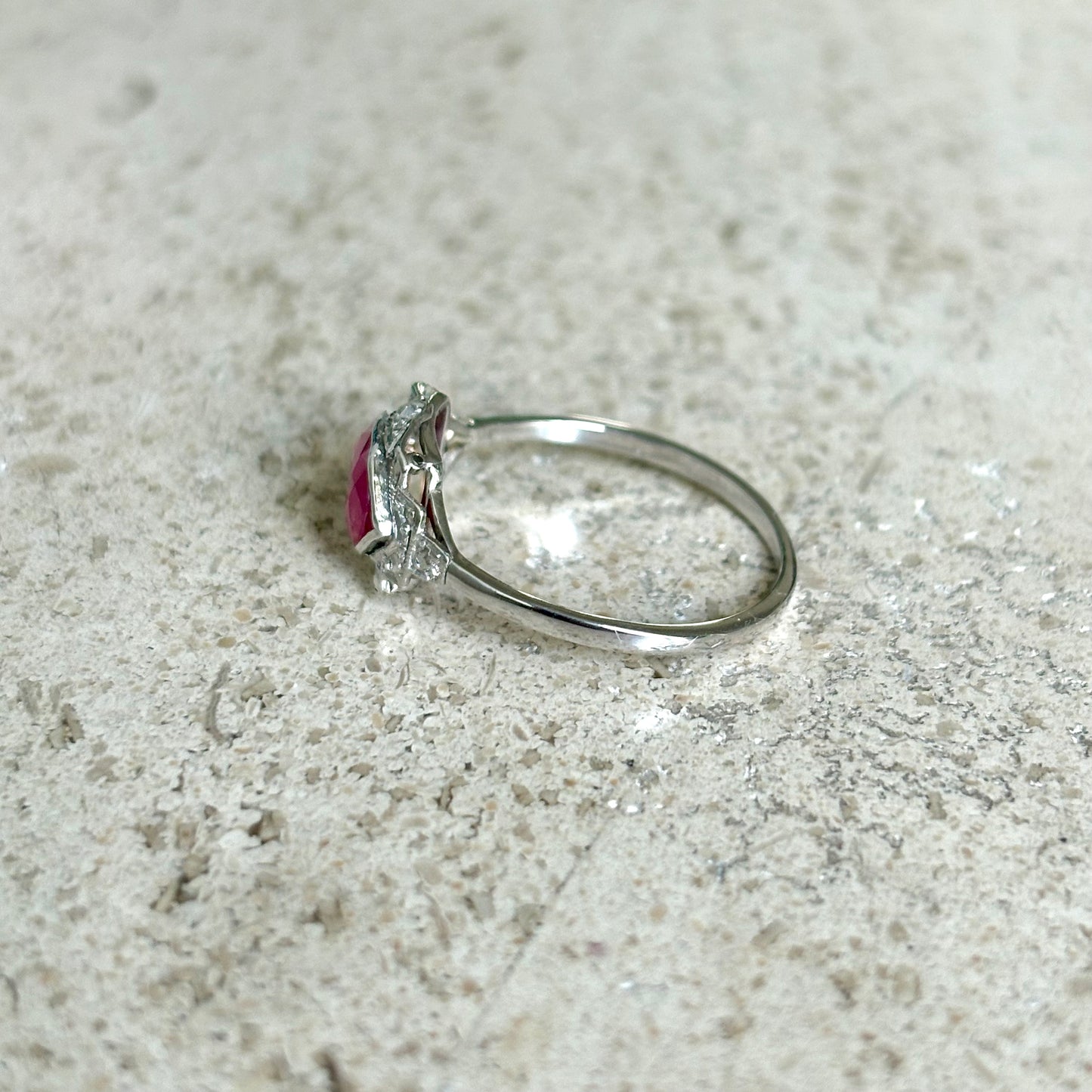 Bague Vintage Art Déco - Or Blanc 750 Rubis & Diamants