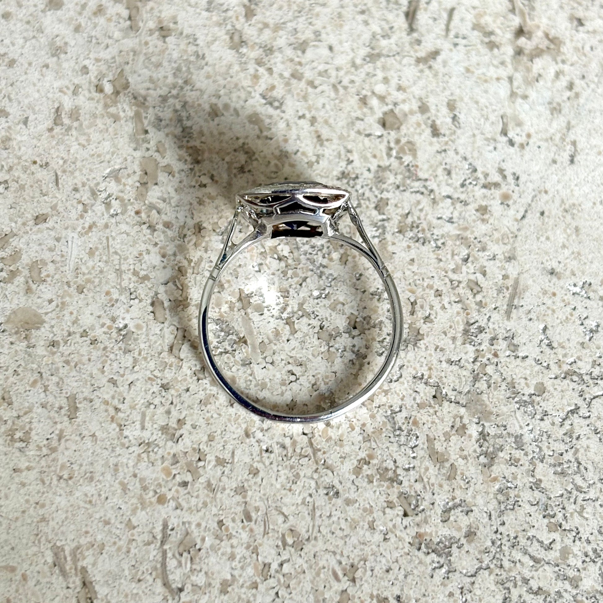 Bague Art Déco Vintage - Or Blanc 750 Diamants & Saphir
