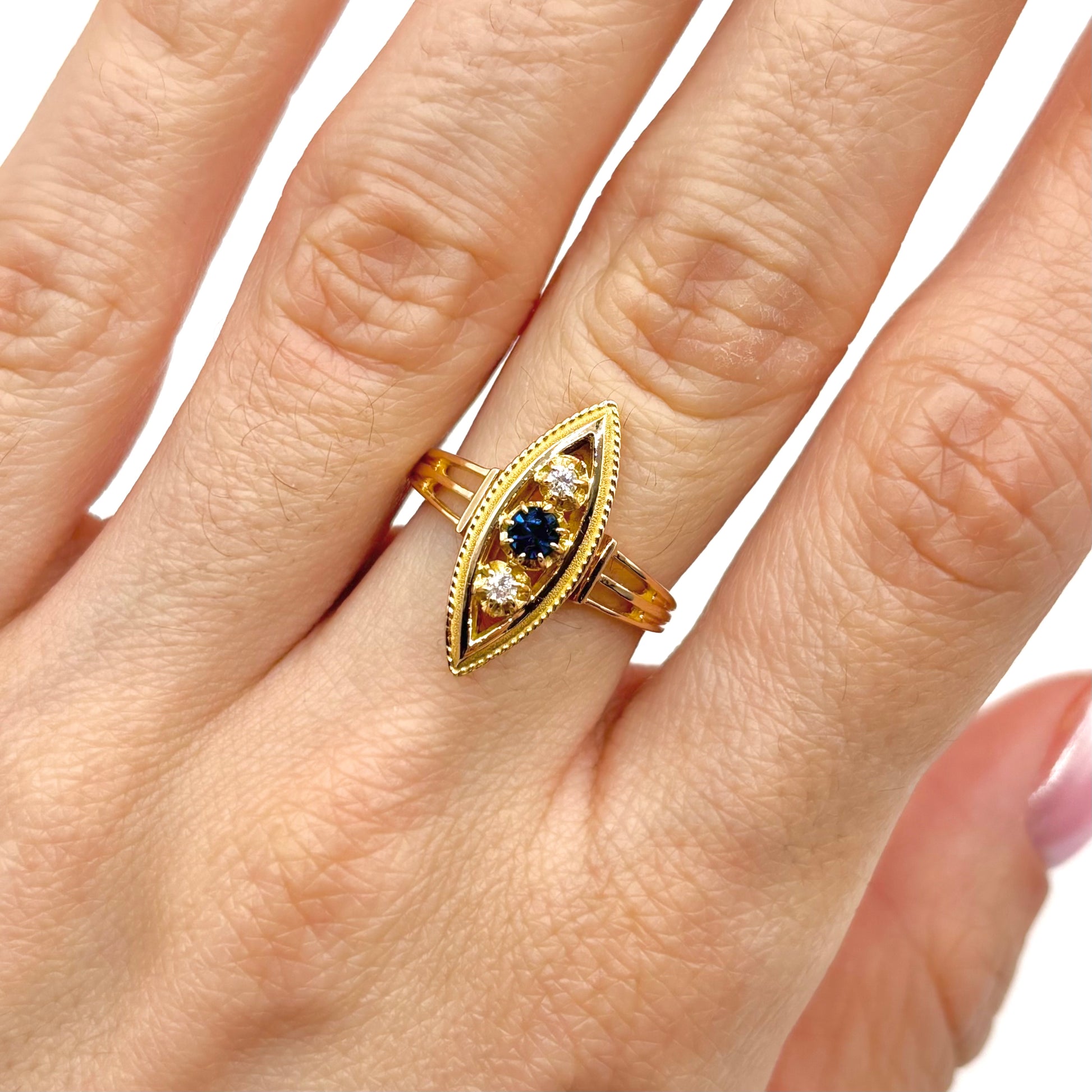 Bague Marguerite Marquise Or Jaune 750 Saphir Diamants 46