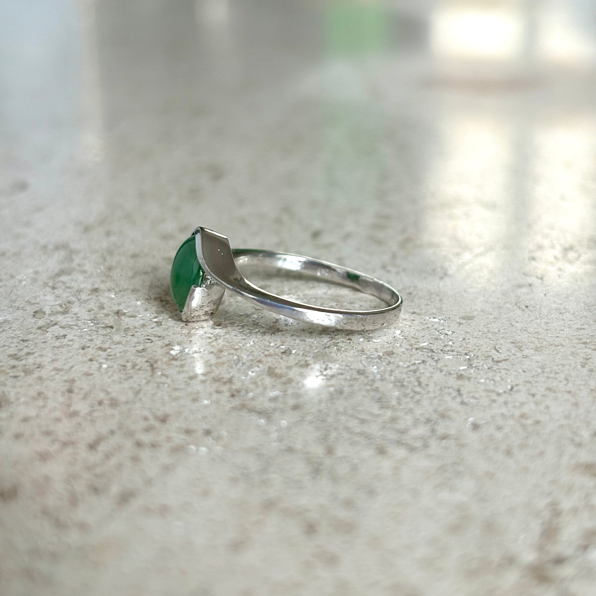 Bague Cabochon - Or Blanc 750 Aventurine & Diamant