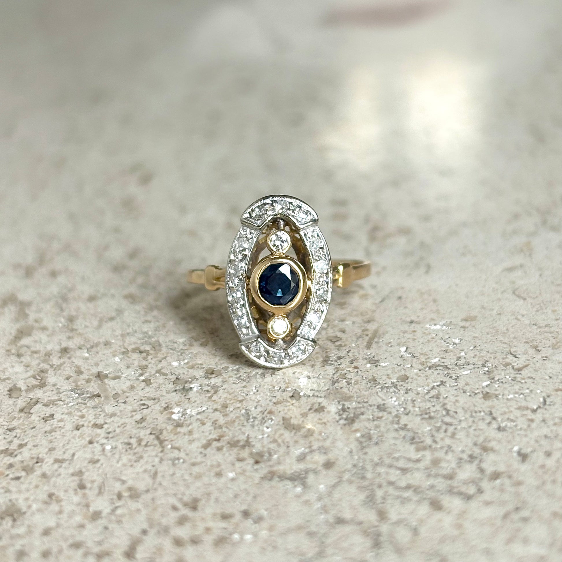 Bague Vintage Art Déco - Or Jaune 750 Saphir & Diamants