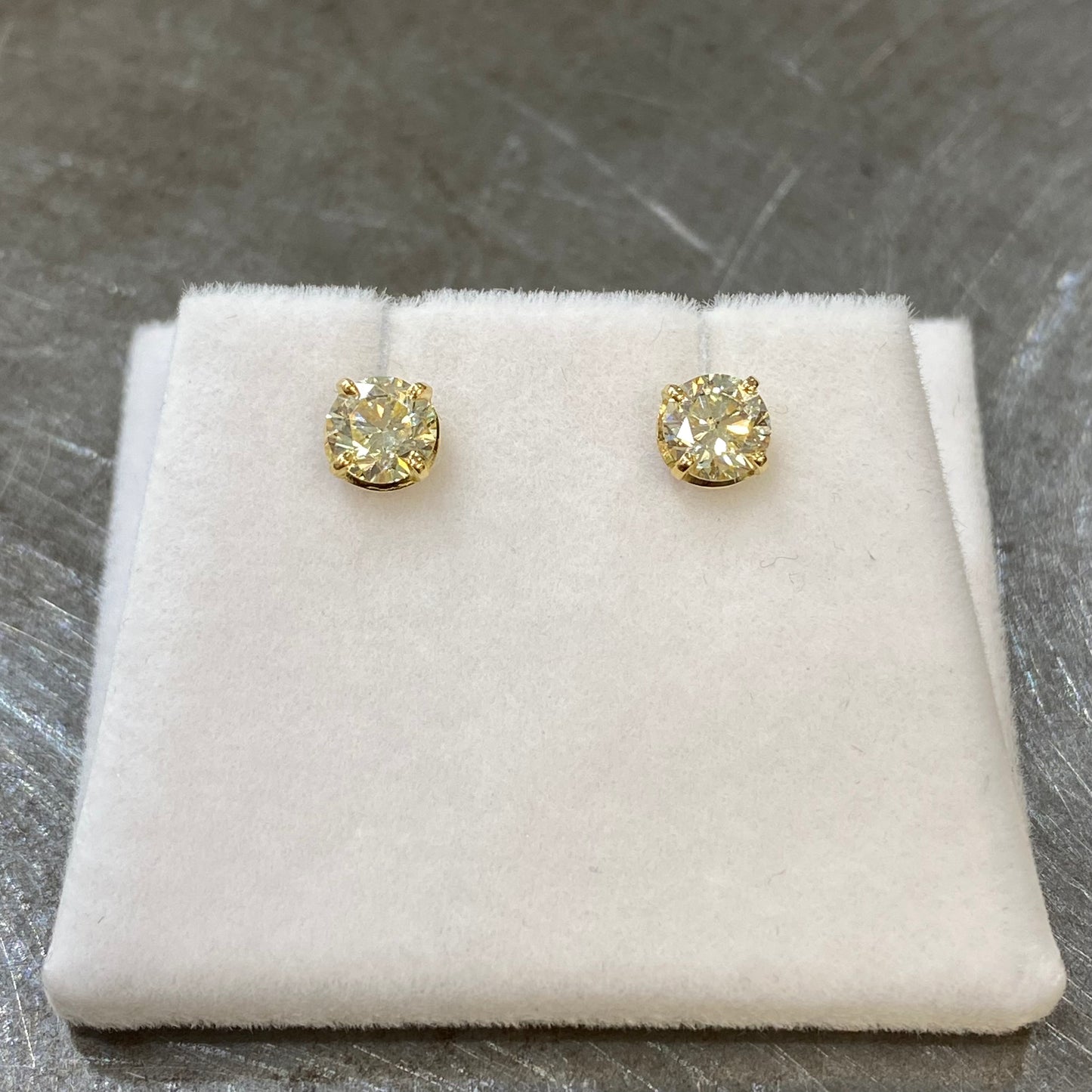 Boucles D'oreilles Puces Solitaire - Or Jaune 750 & Diamants Création Fremont