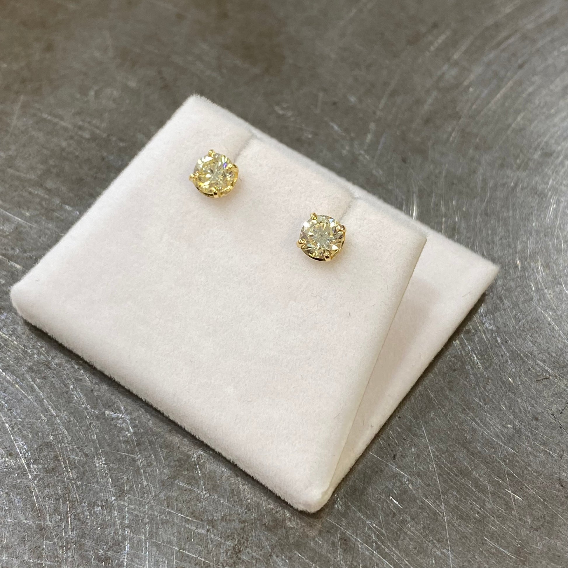 Boucles D'oreilles Puces Solitaire - Or Jaune 750 & Diamants Création Fremont