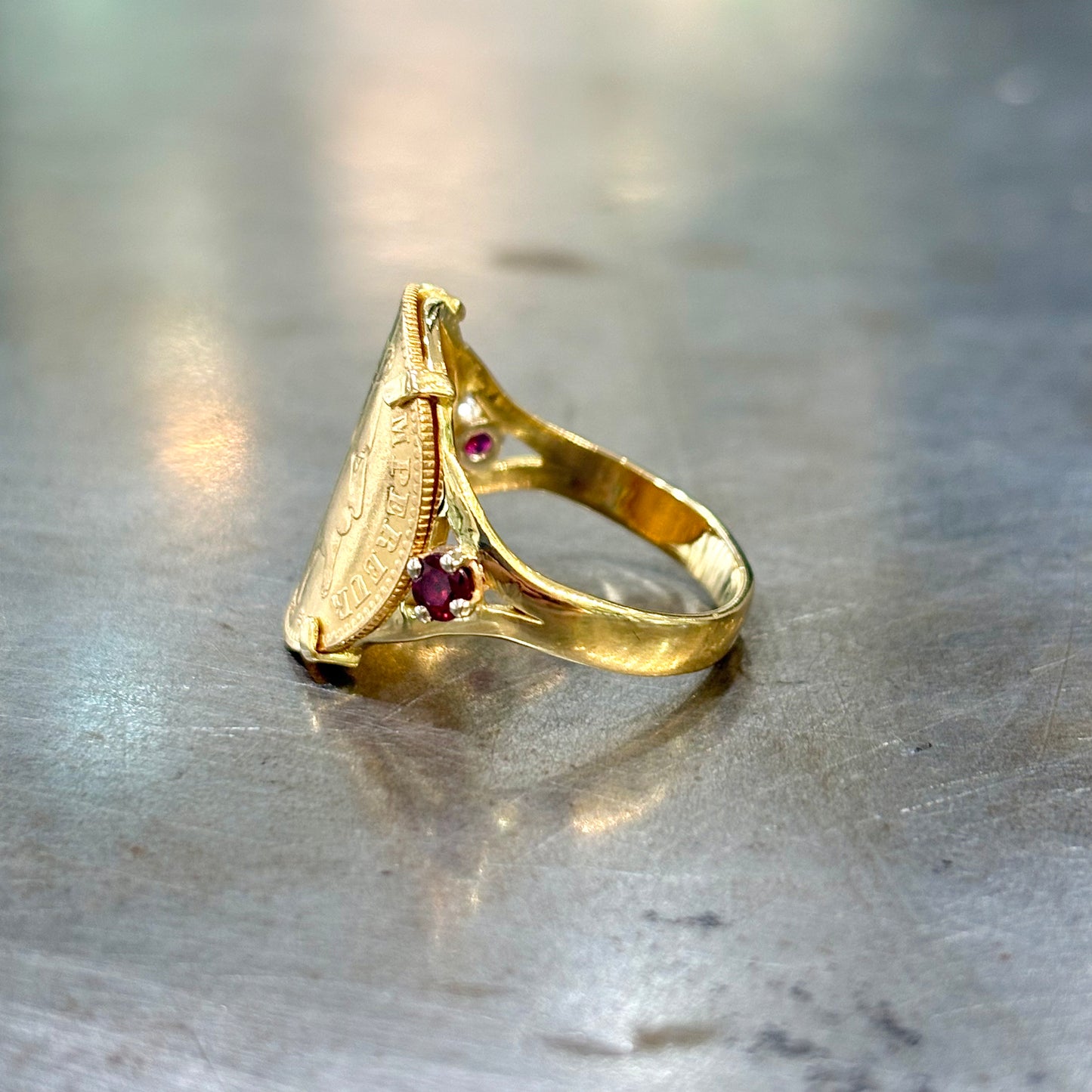 Bague Pièce - Or Jaune 750 & Pièce 10 Francs Napoléon & Rubis