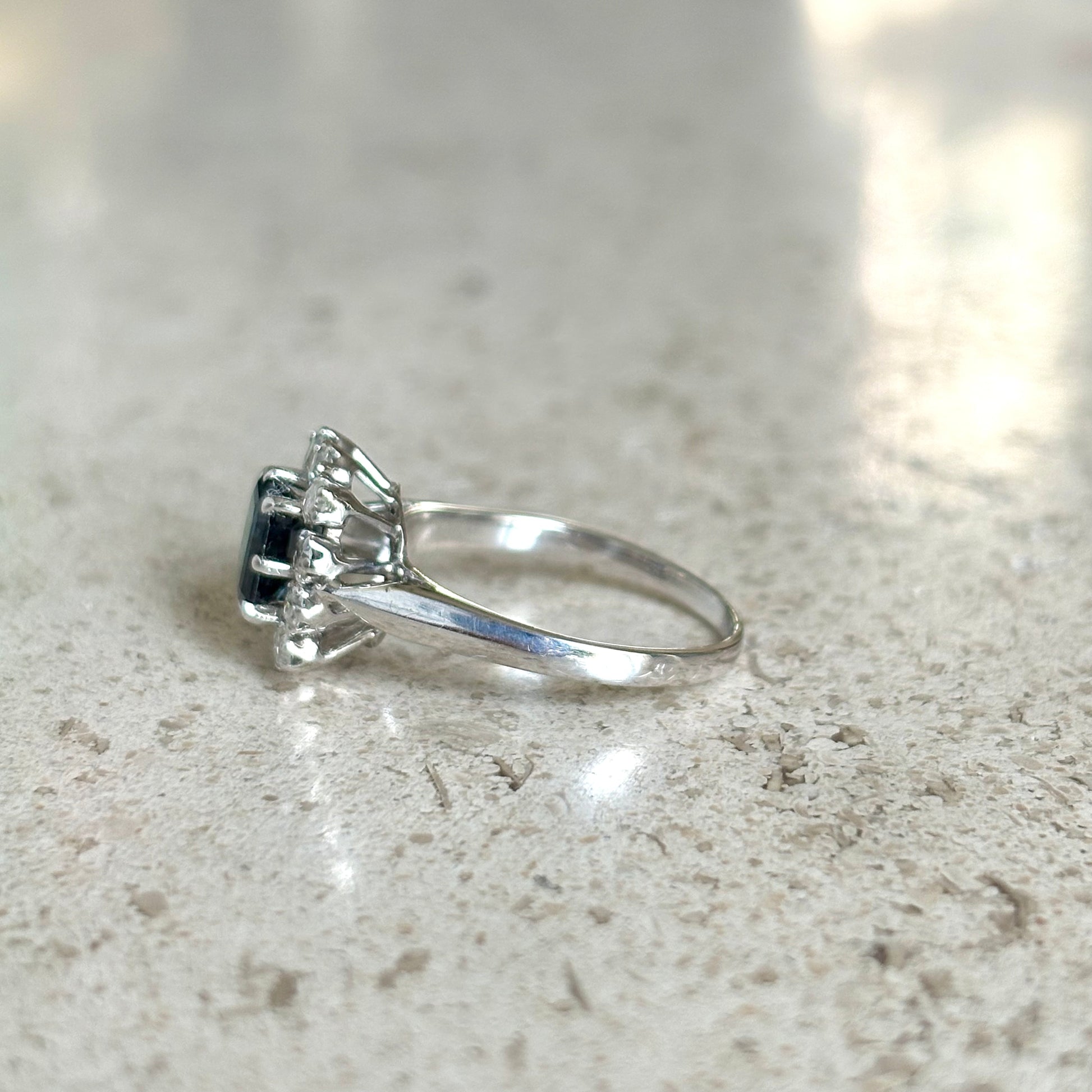 Bague Marguerite - Or Blanc 750 Saphir & Diamants